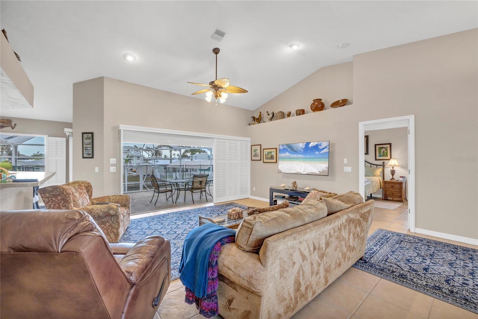 Image 10 of 41 For 1955 Michigan Avenue