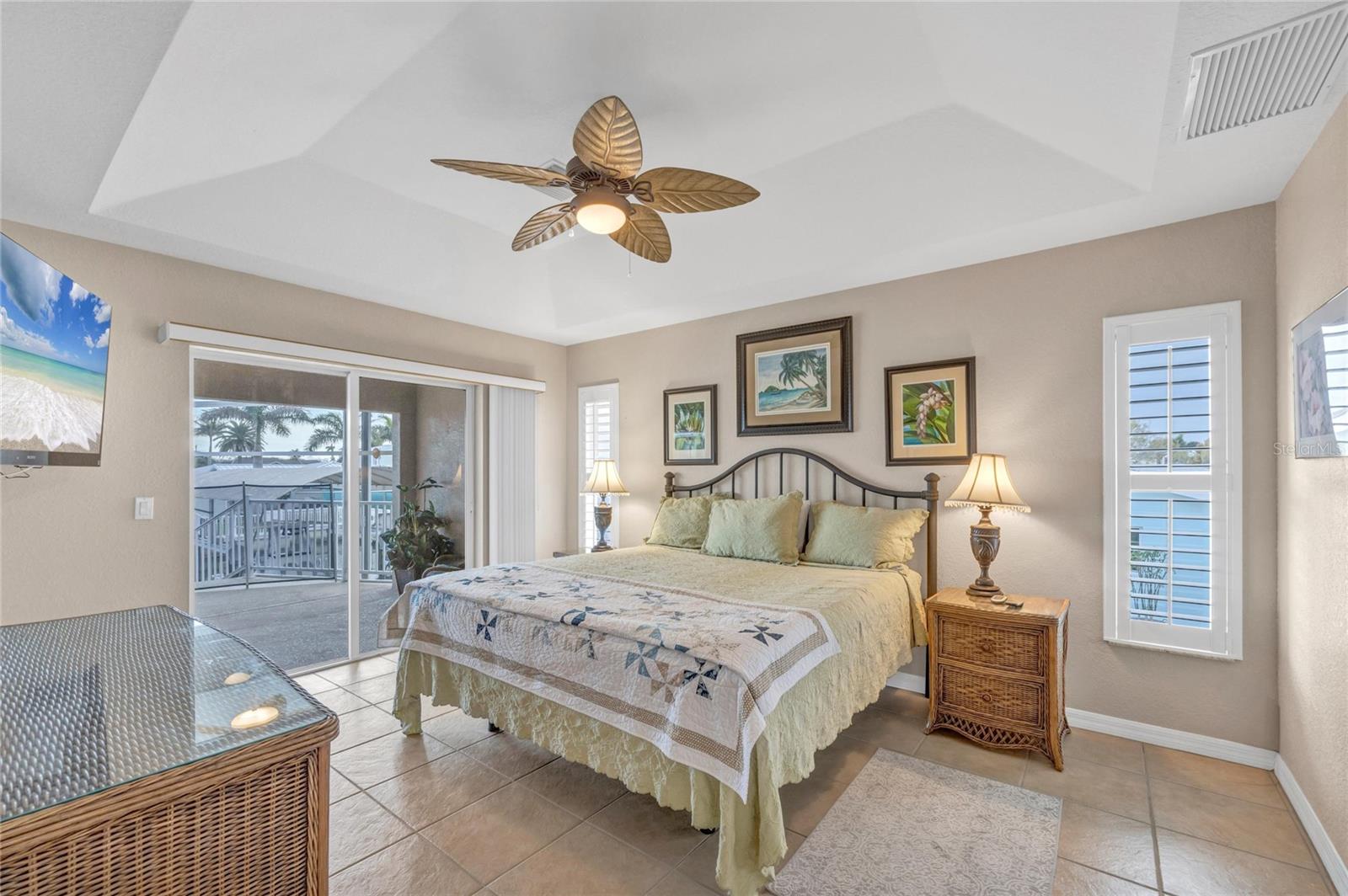 Image 17 of 41 For 1955 Michigan Avenue