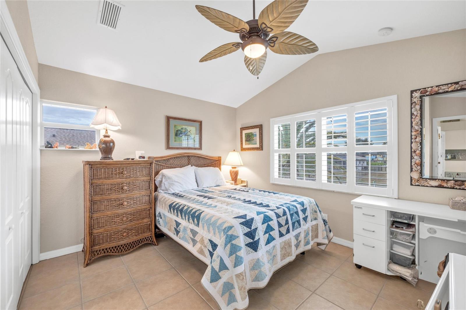 Image 22 of 41 For 1955 Michigan Avenue