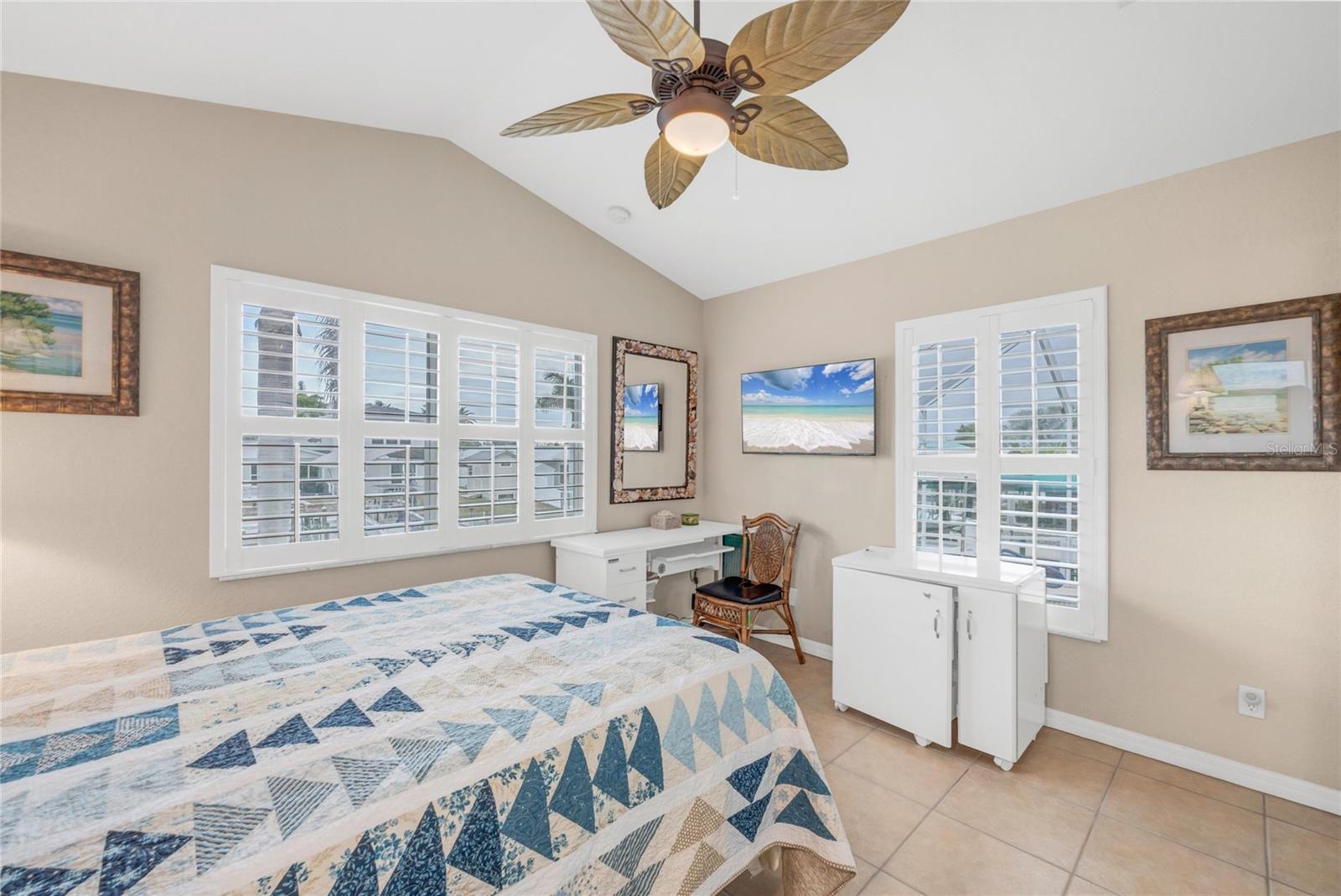 Image 23 of 41 For 1955 Michigan Avenue