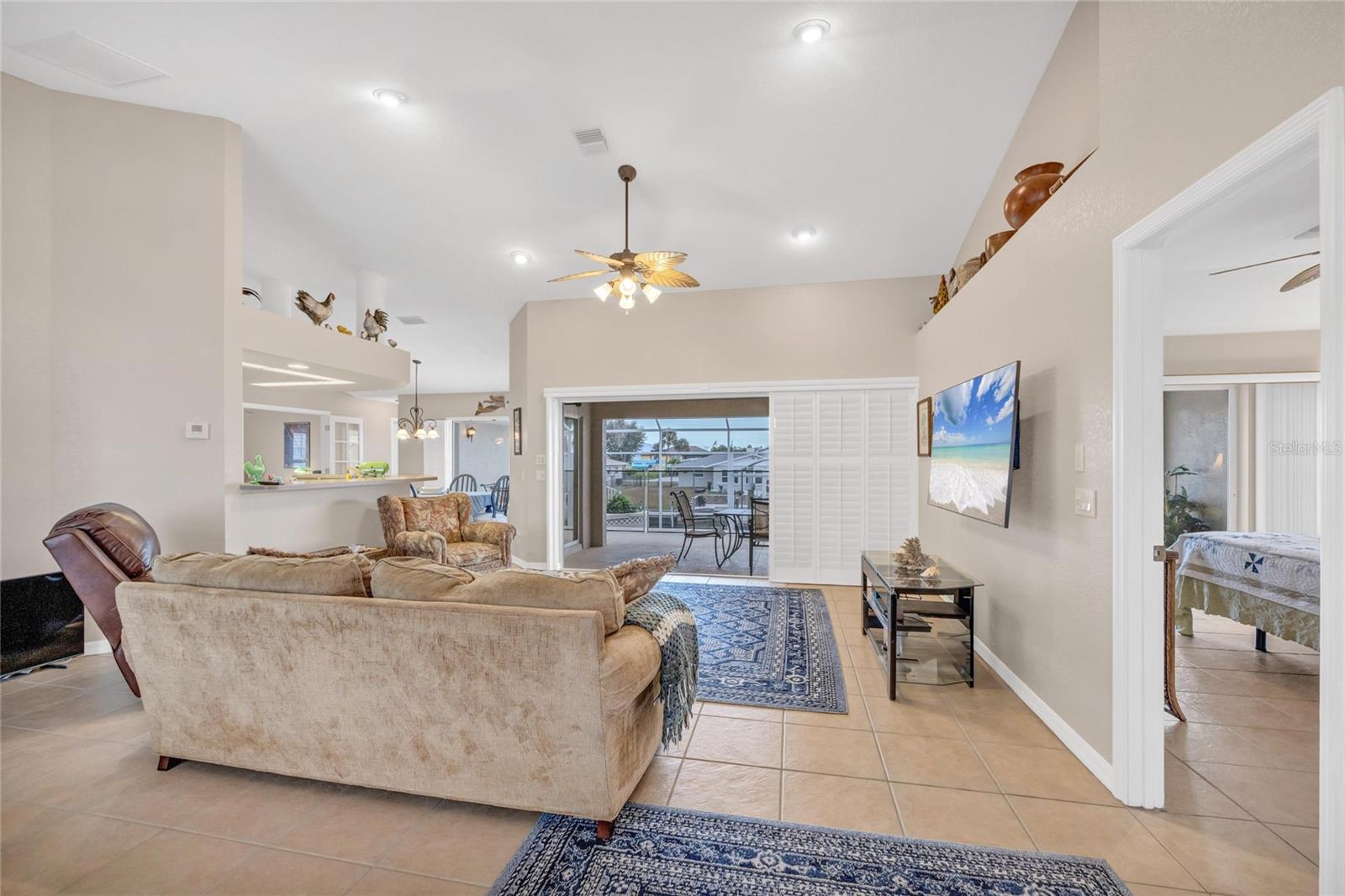 Image 9 of 41 For 1955 Michigan Avenue