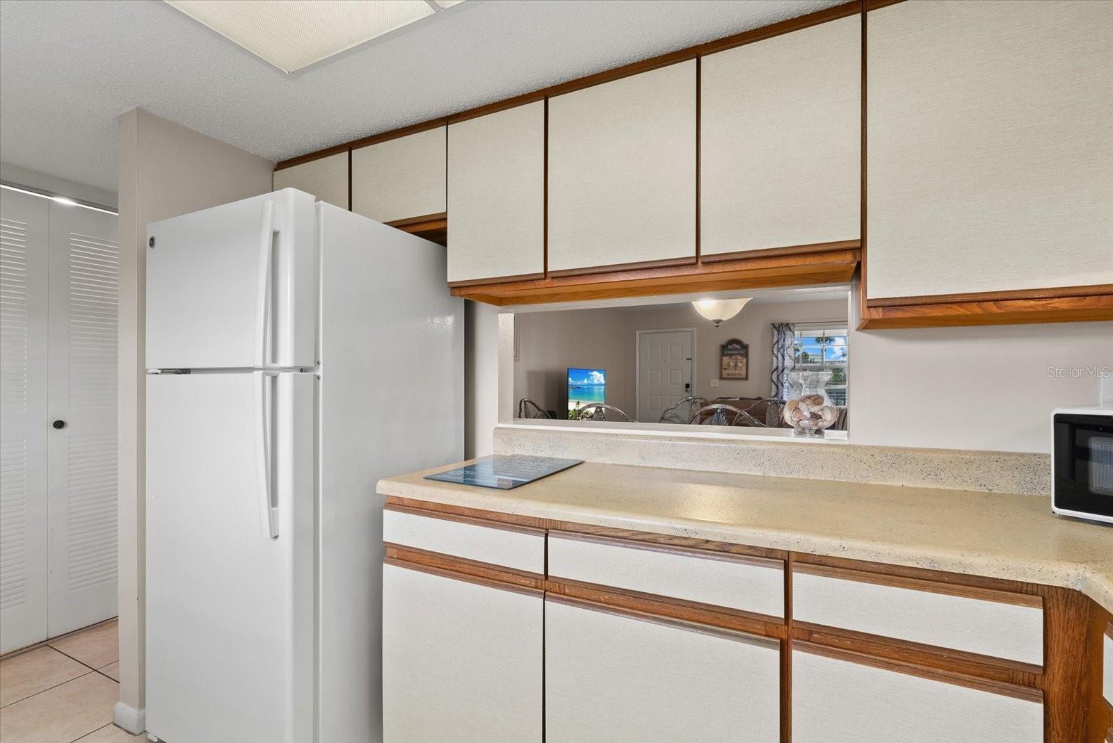 Image 14 of 47 For 1531 Placida Road 204