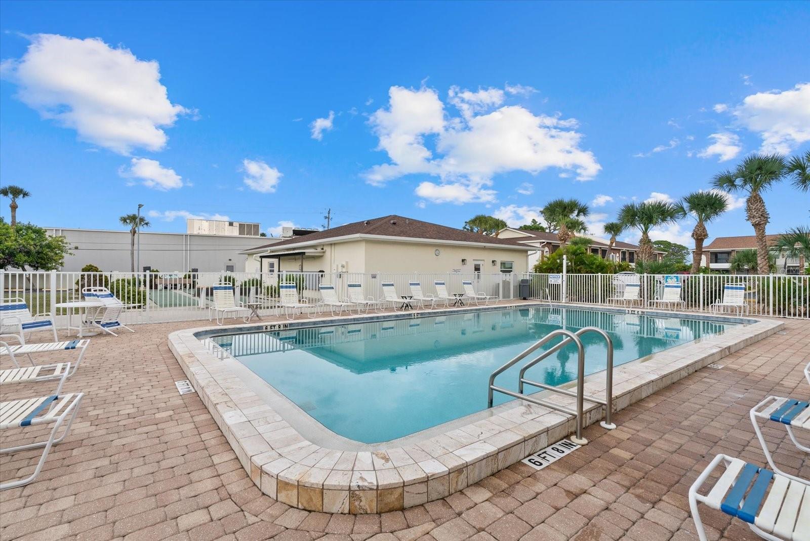 Image 29 of 47 For 1531 Placida Road 204