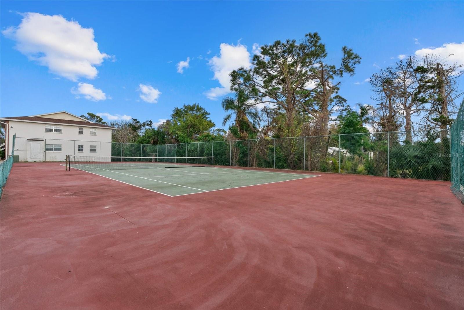 Image 34 of 47 For 1531 Placida Road 204