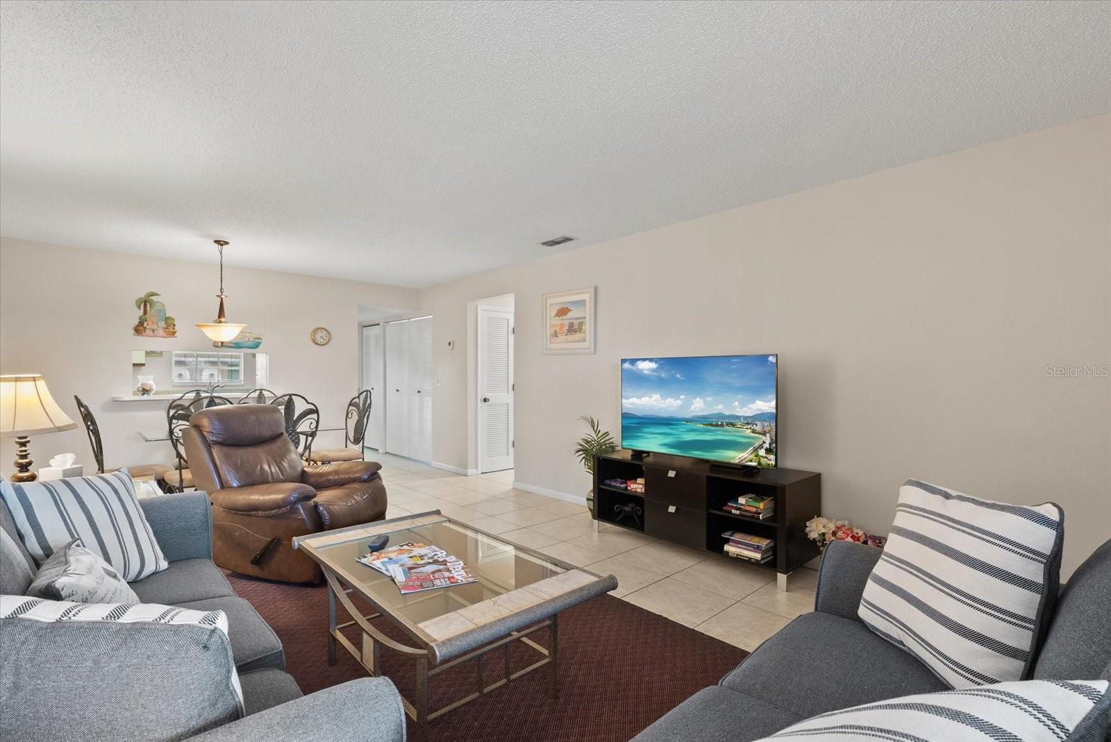 Image 6 of 47 For 1531 Placida Road 204