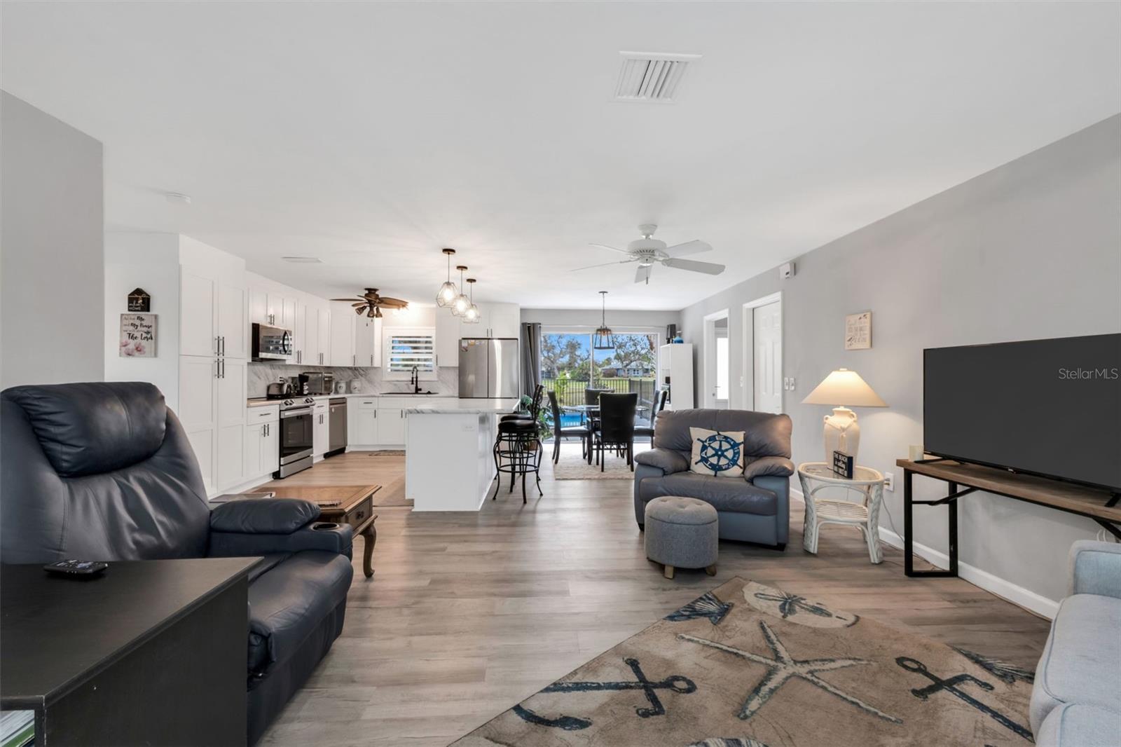 Image 13 of 45 For 16 Oakland Hills Place