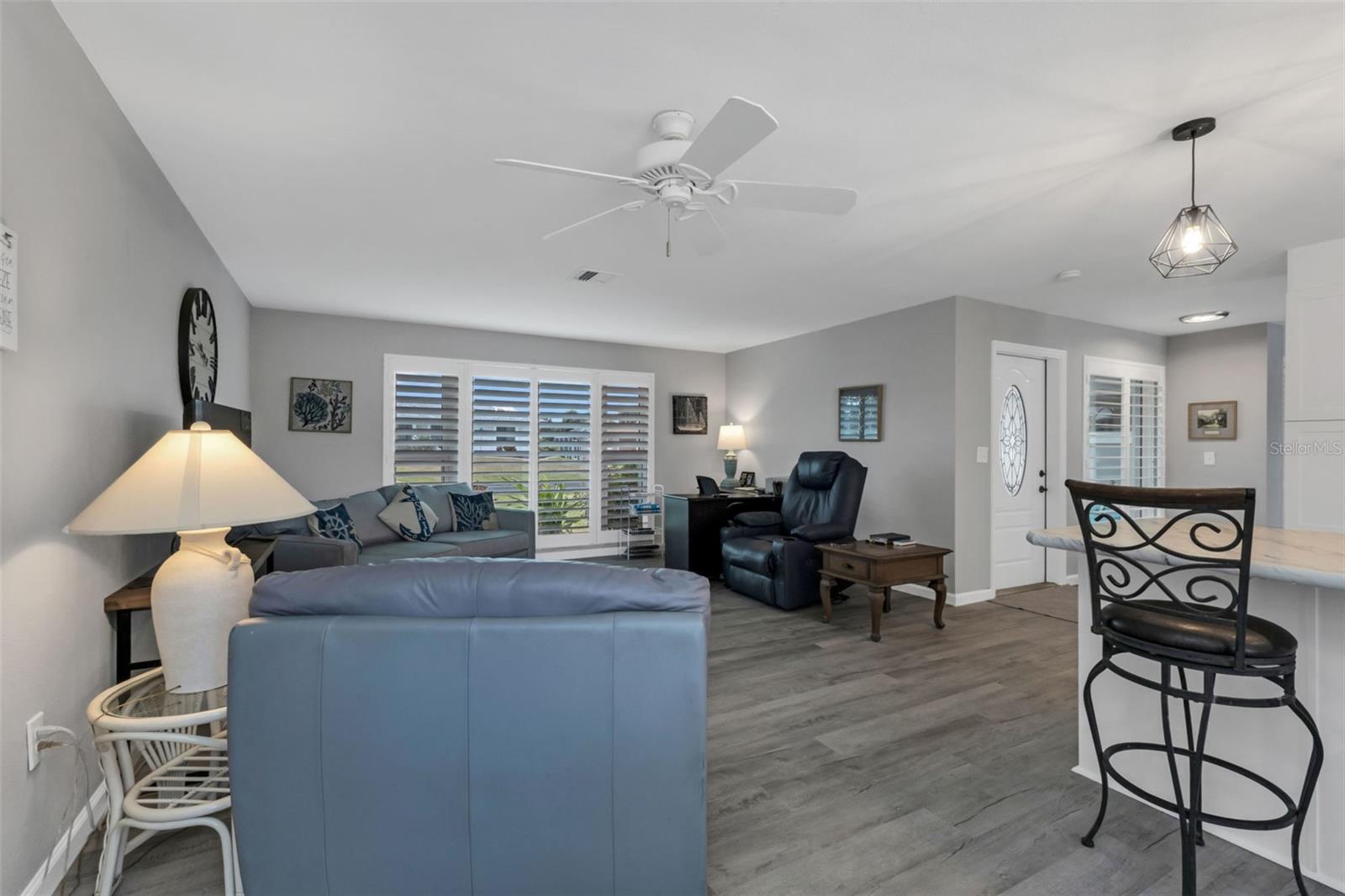 Image 16 of 45 For 16 Oakland Hills Place