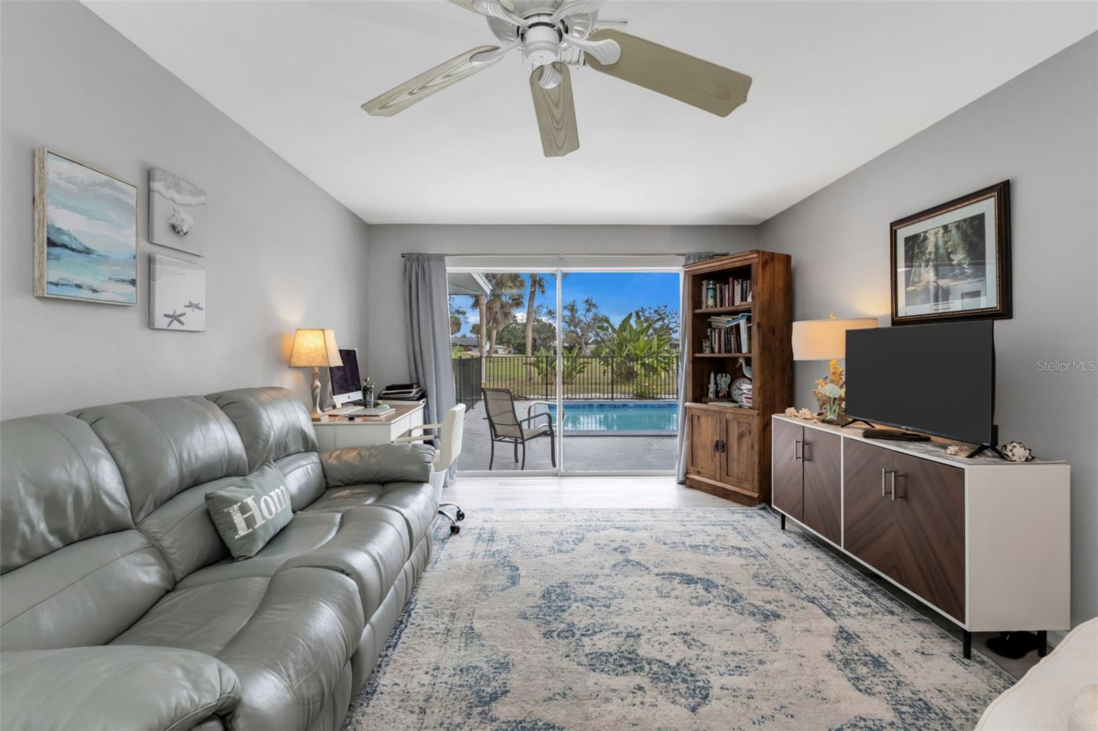 Image 18 of 45 For 16 Oakland Hills Place