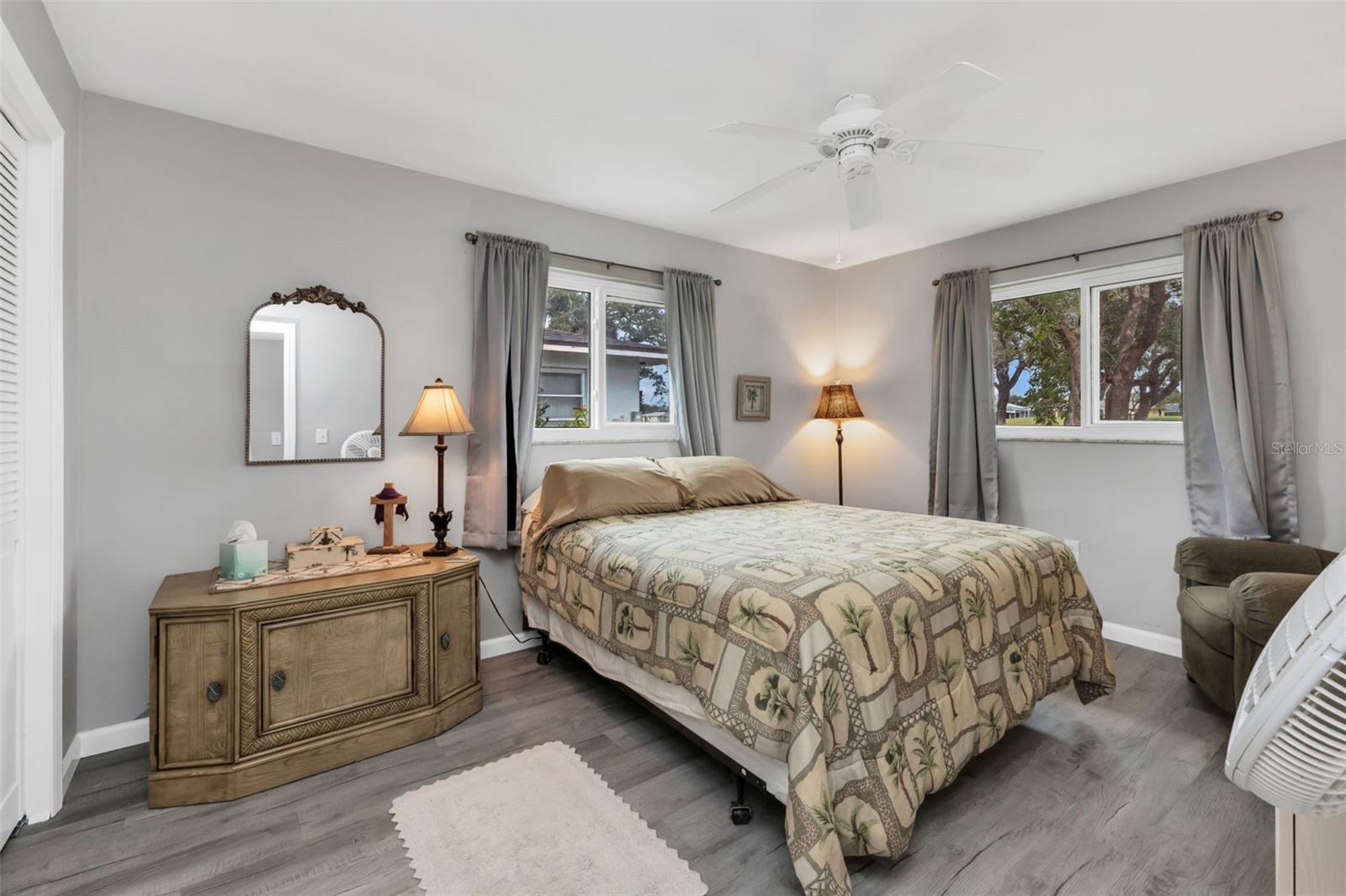 Image 27 of 45 For 16 Oakland Hills Place