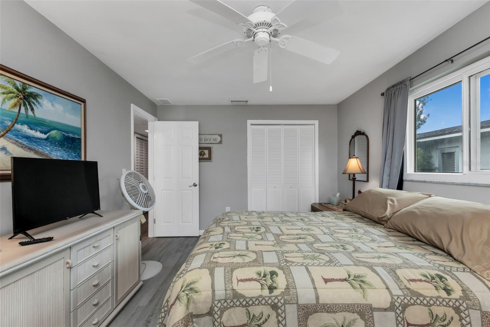 Image 29 of 45 For 16 Oakland Hills Place