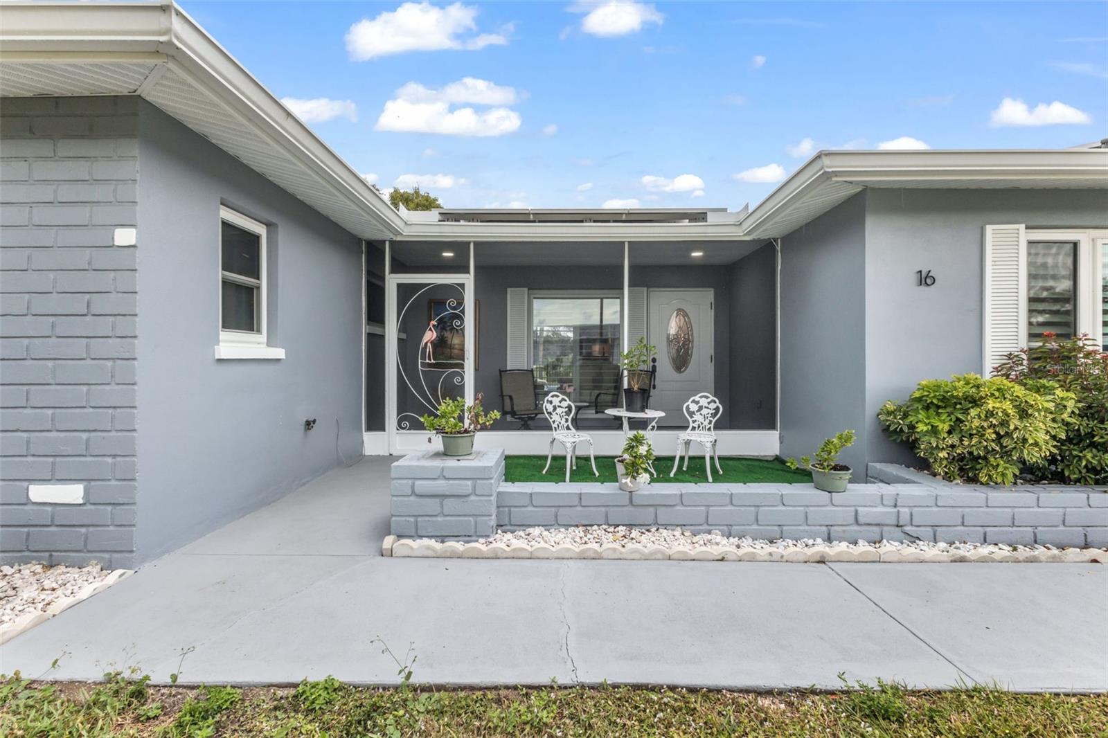 Image 3 of 45 For 16 Oakland Hills Place