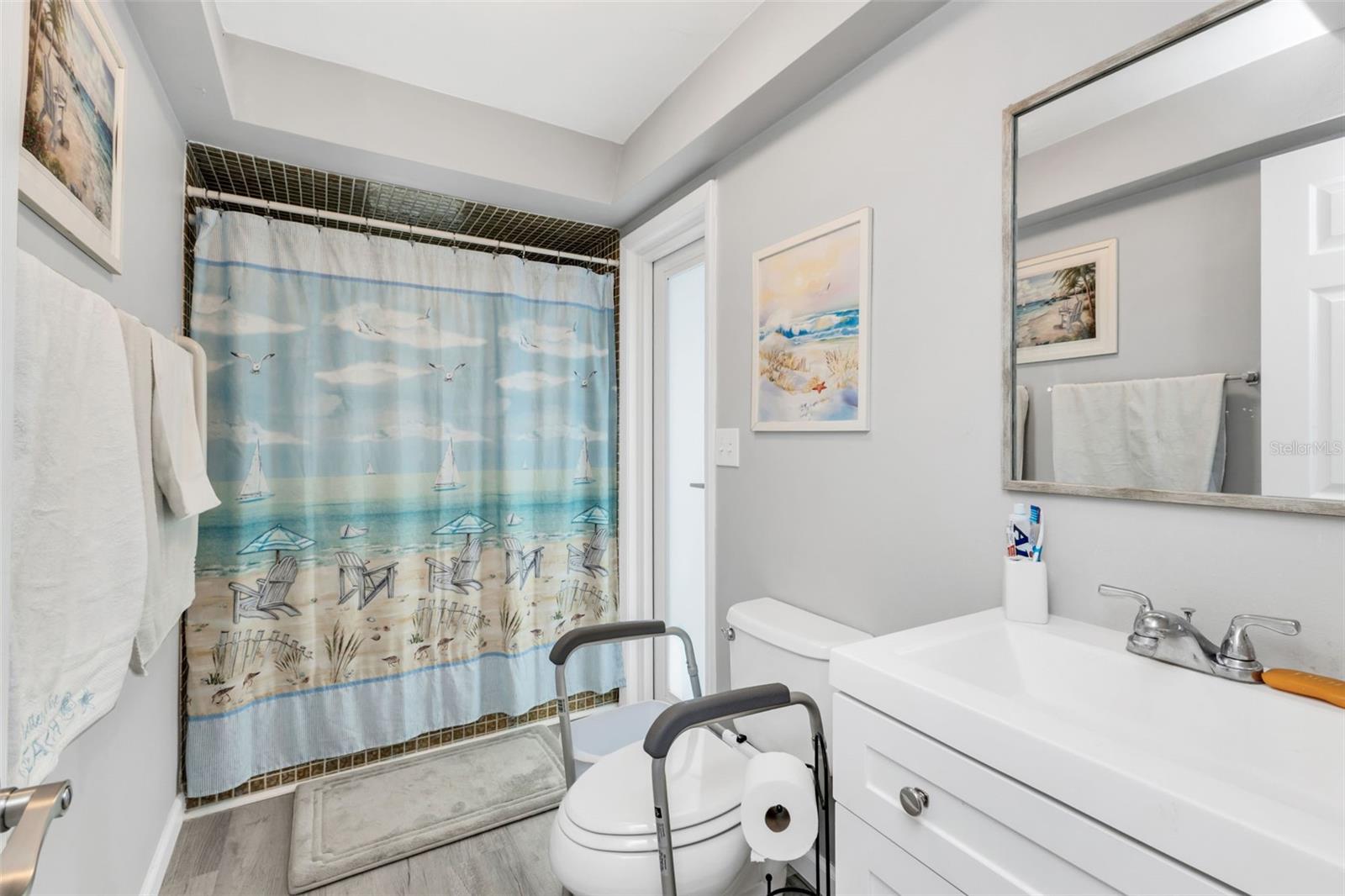 Image 30 of 45 For 16 Oakland Hills Place