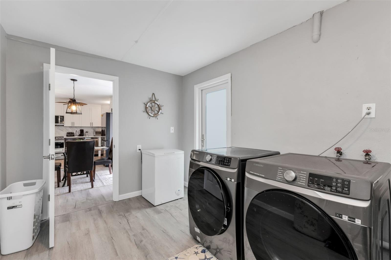 Image 32 of 45 For 16 Oakland Hills Place