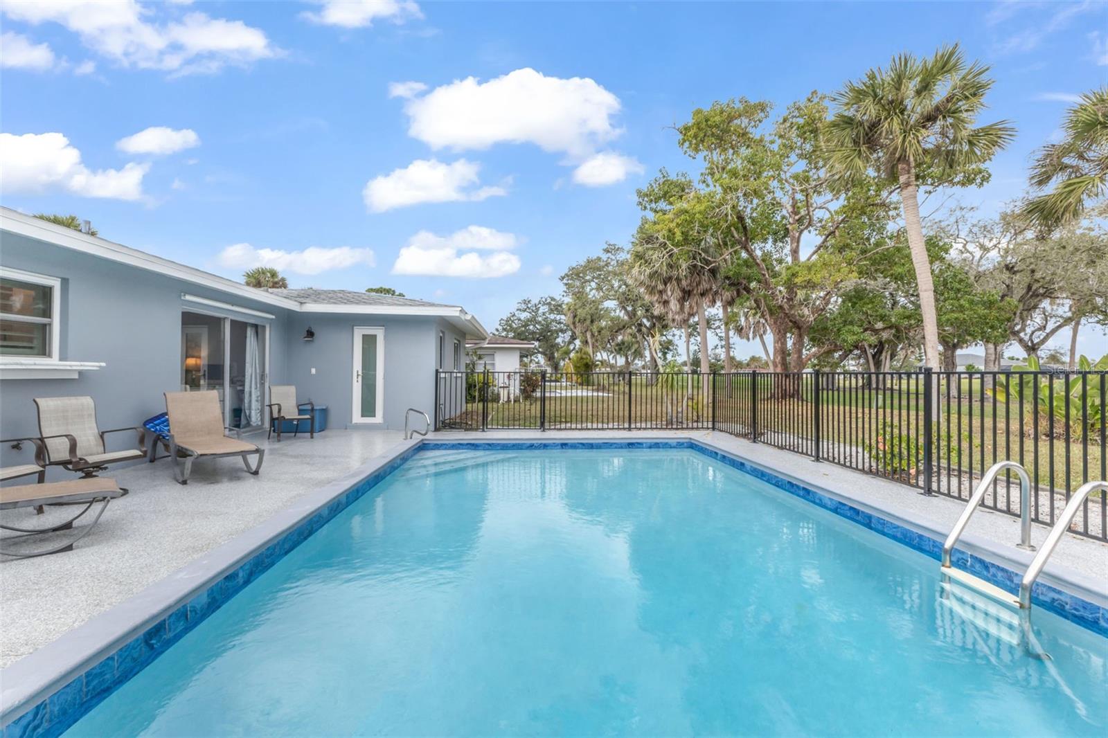 Image 35 of 45 For 16 Oakland Hills Place