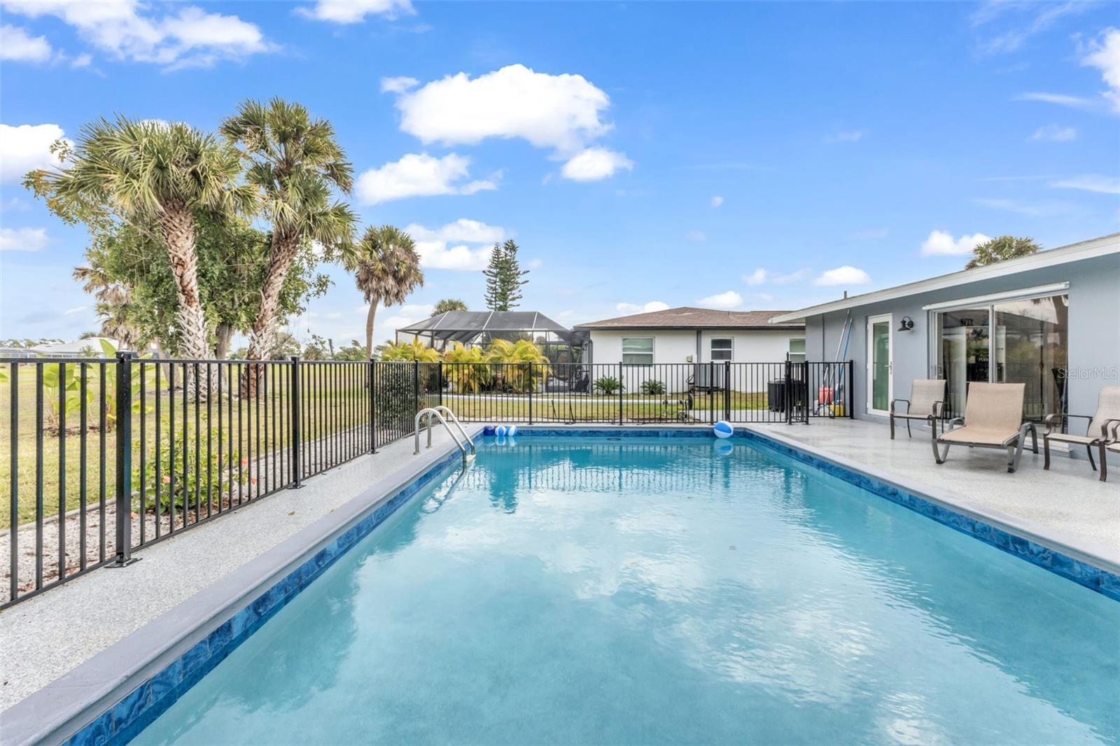 Image 37 of 45 For 16 Oakland Hills Place