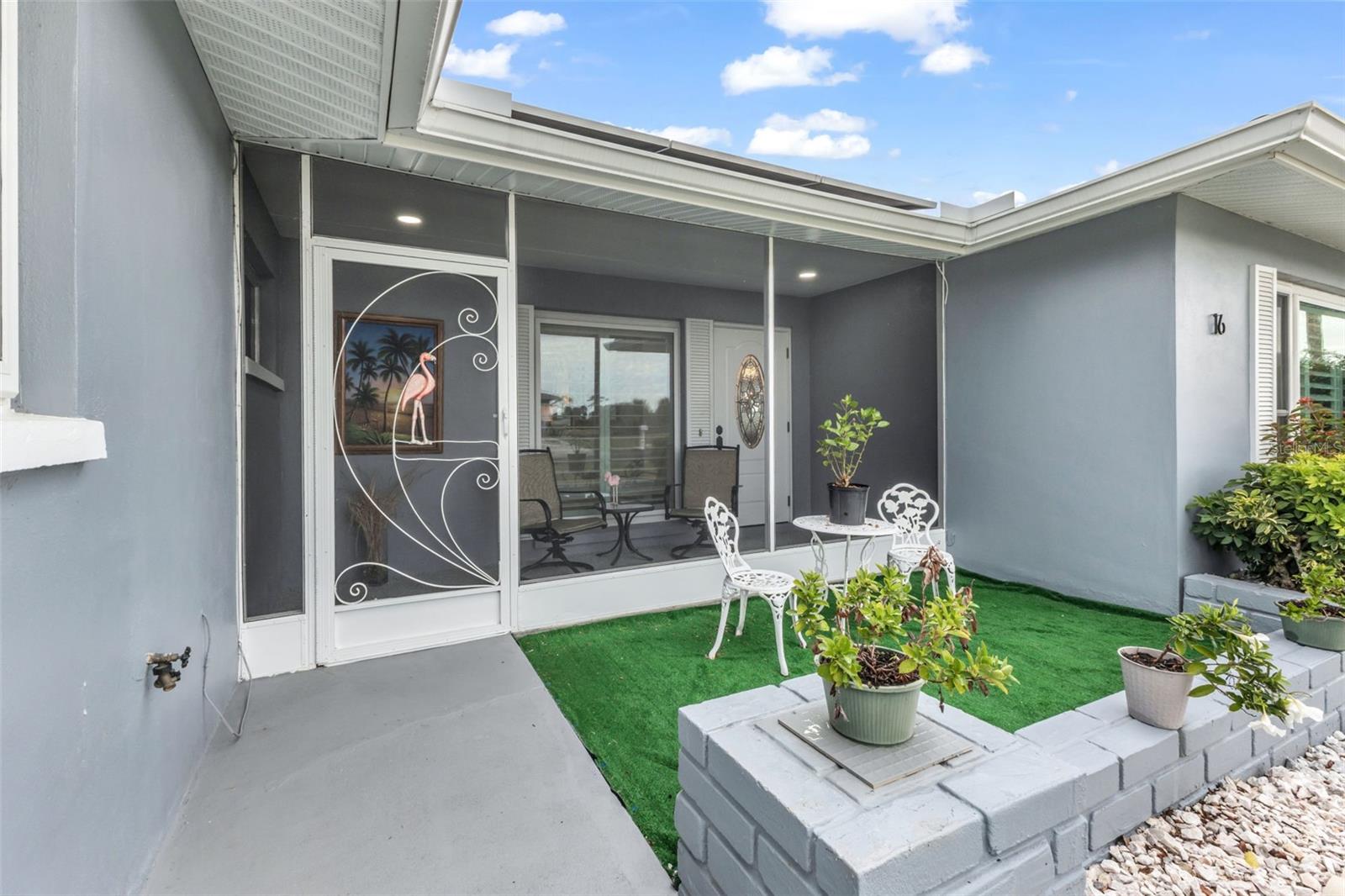 Image 4 of 45 For 16 Oakland Hills Place