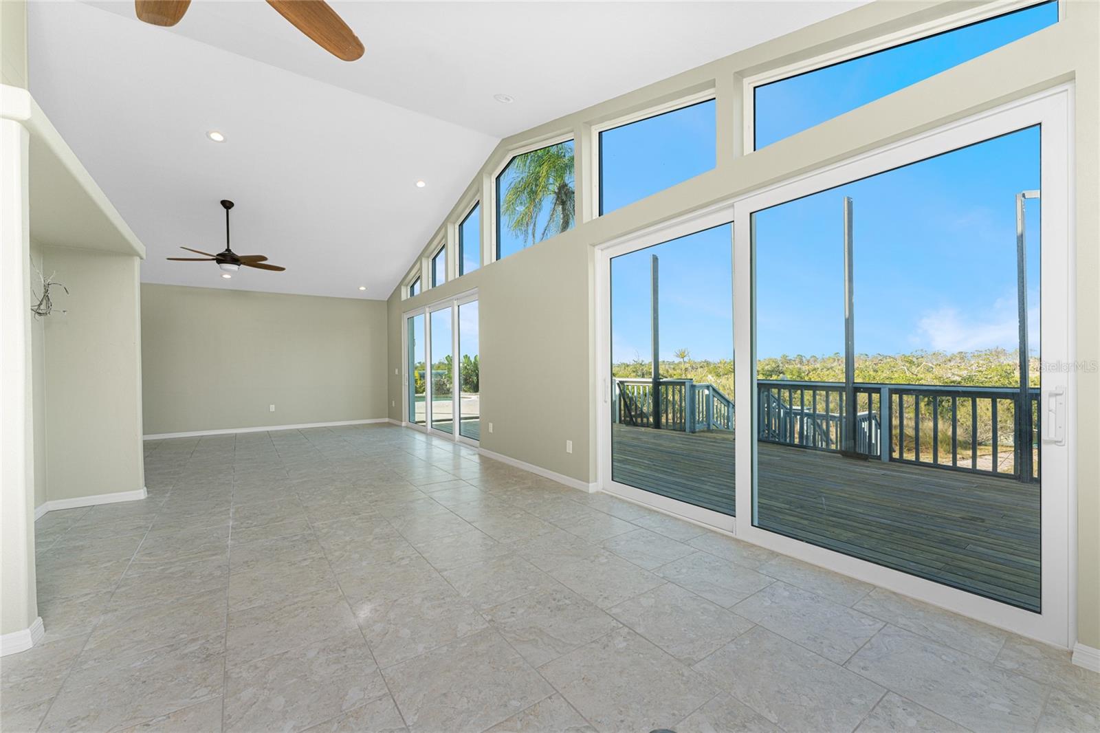 Image 15 of 74 For 50 Spyglass Alley