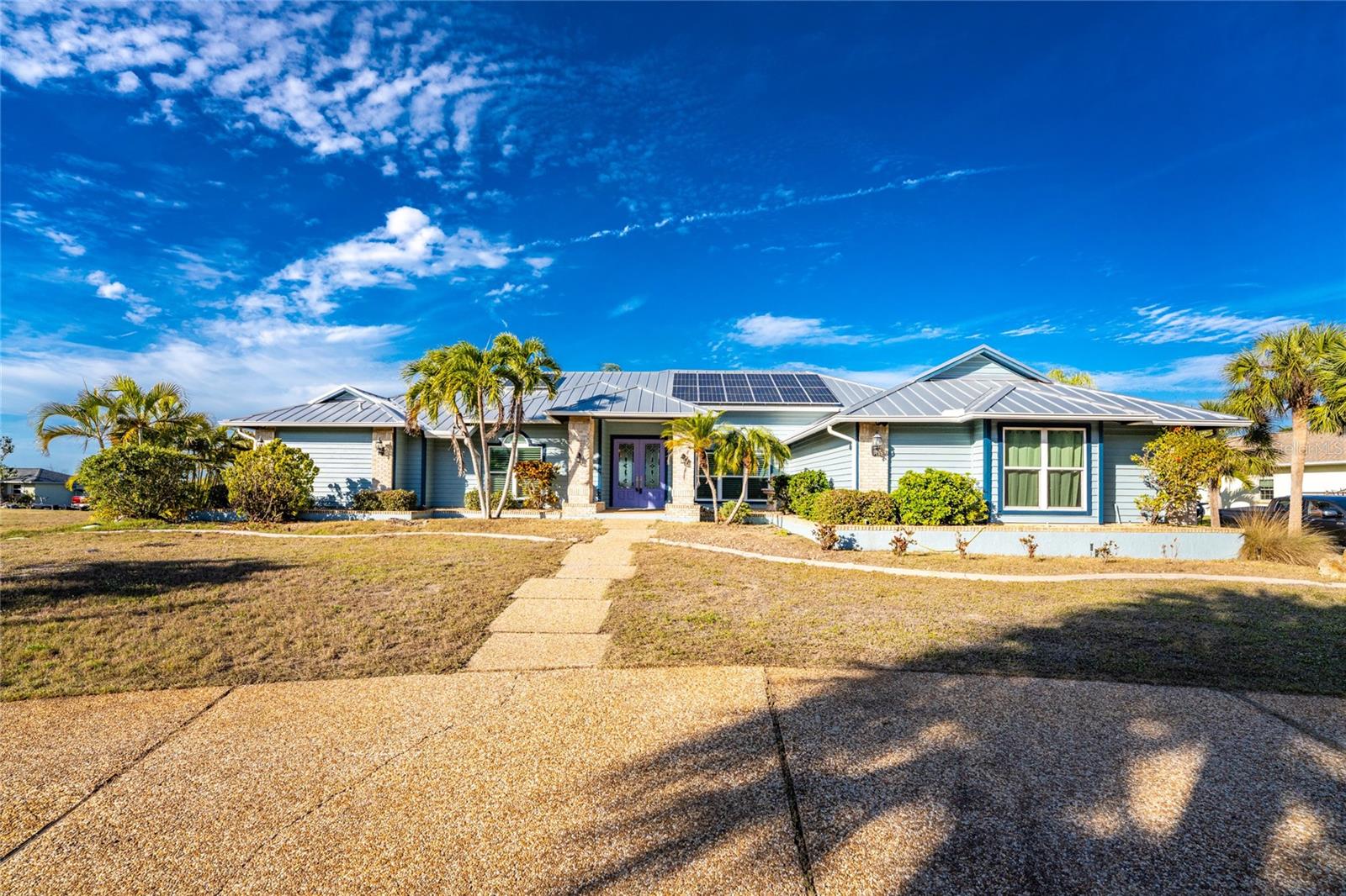 Image 2 of 74 For 50 Spyglass Alley