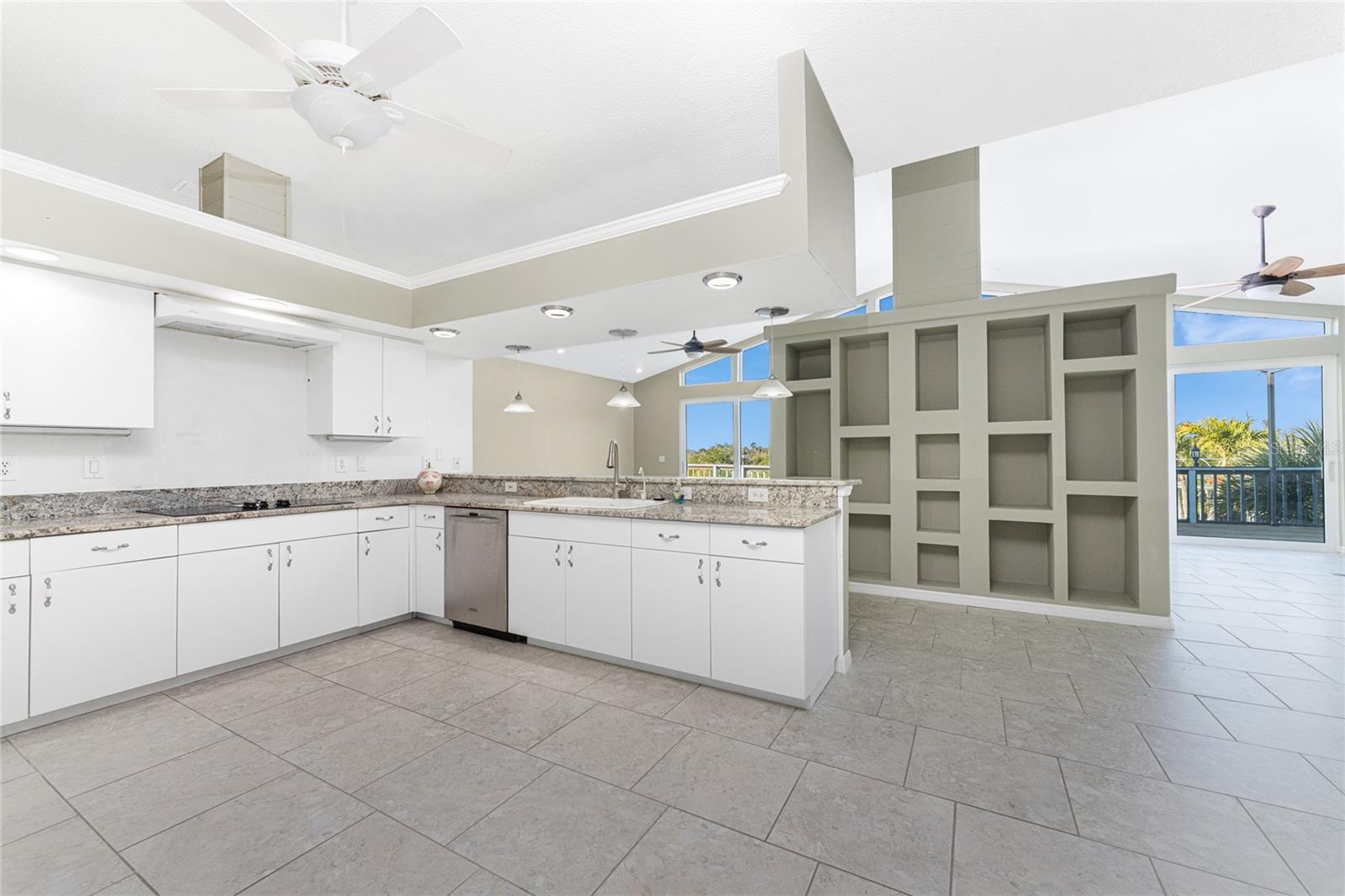 Image 21 of 74 For 50 Spyglass Alley