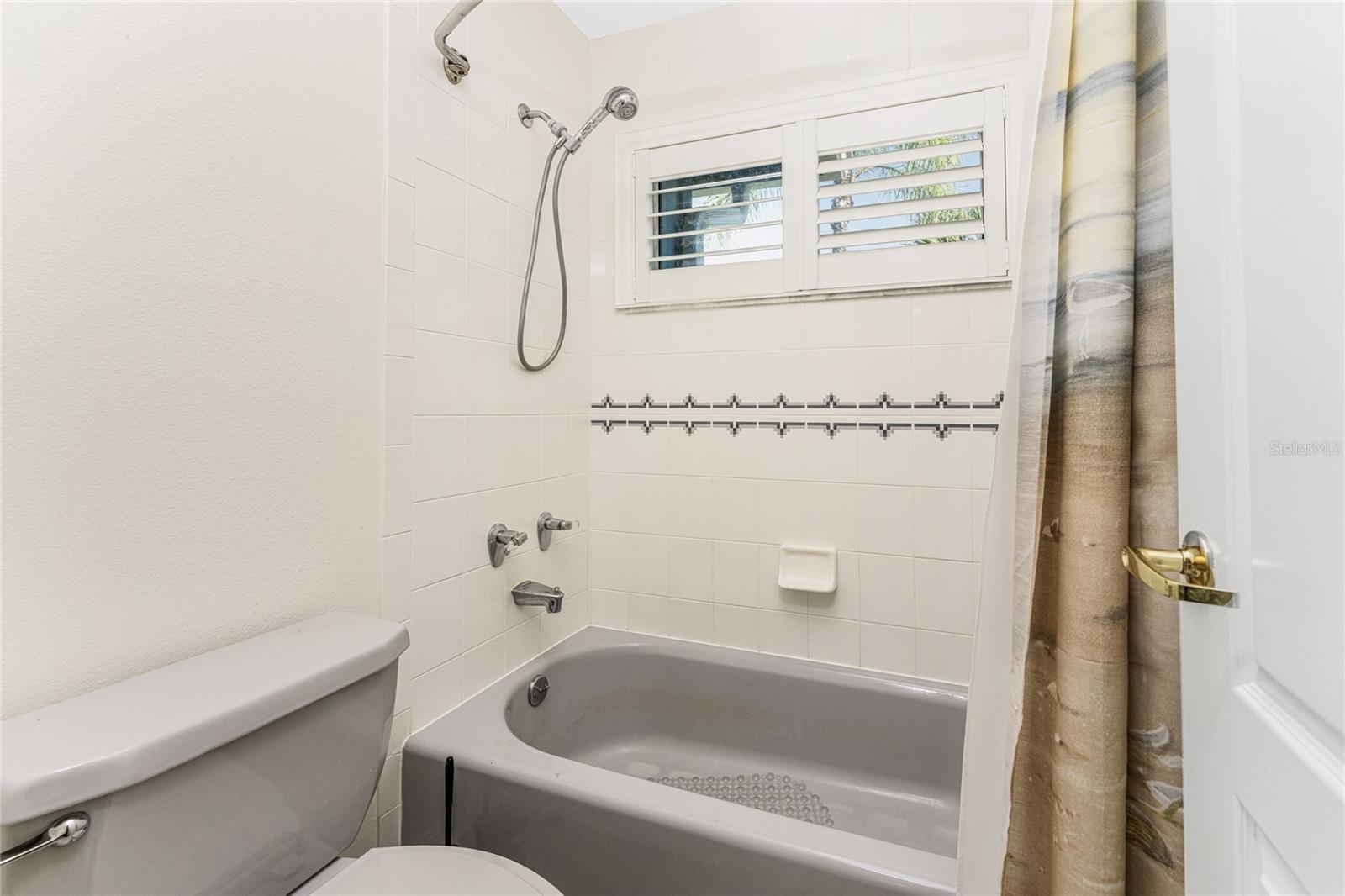 Image 38 of 74 For 50 Spyglass Alley