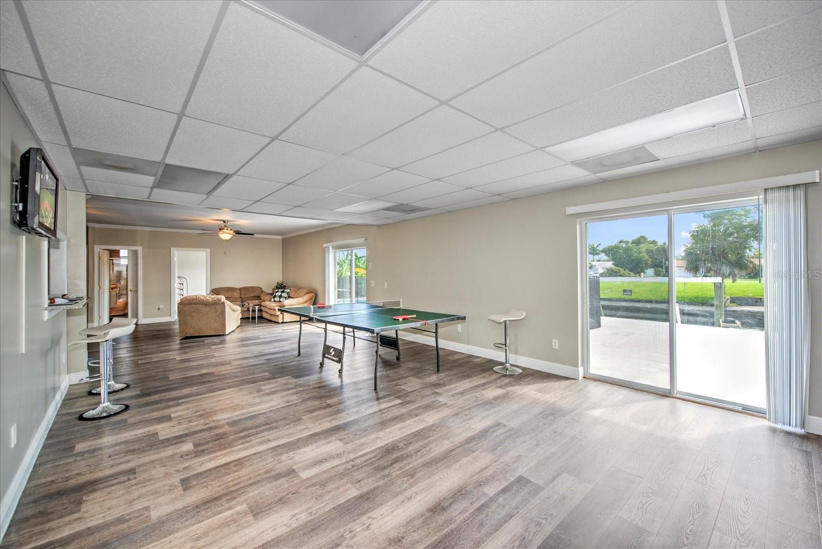 Image 5 of 40 For 4424 Canal Circle