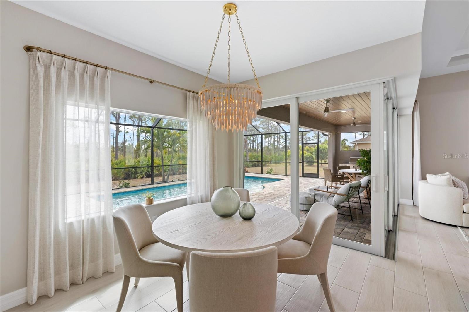 Image 14 of 50 For 270 Brig Circle W