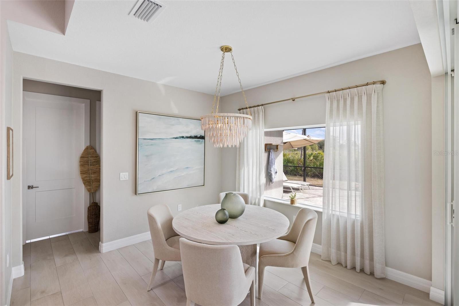 Image 15 of 50 For 270 Brig Circle W