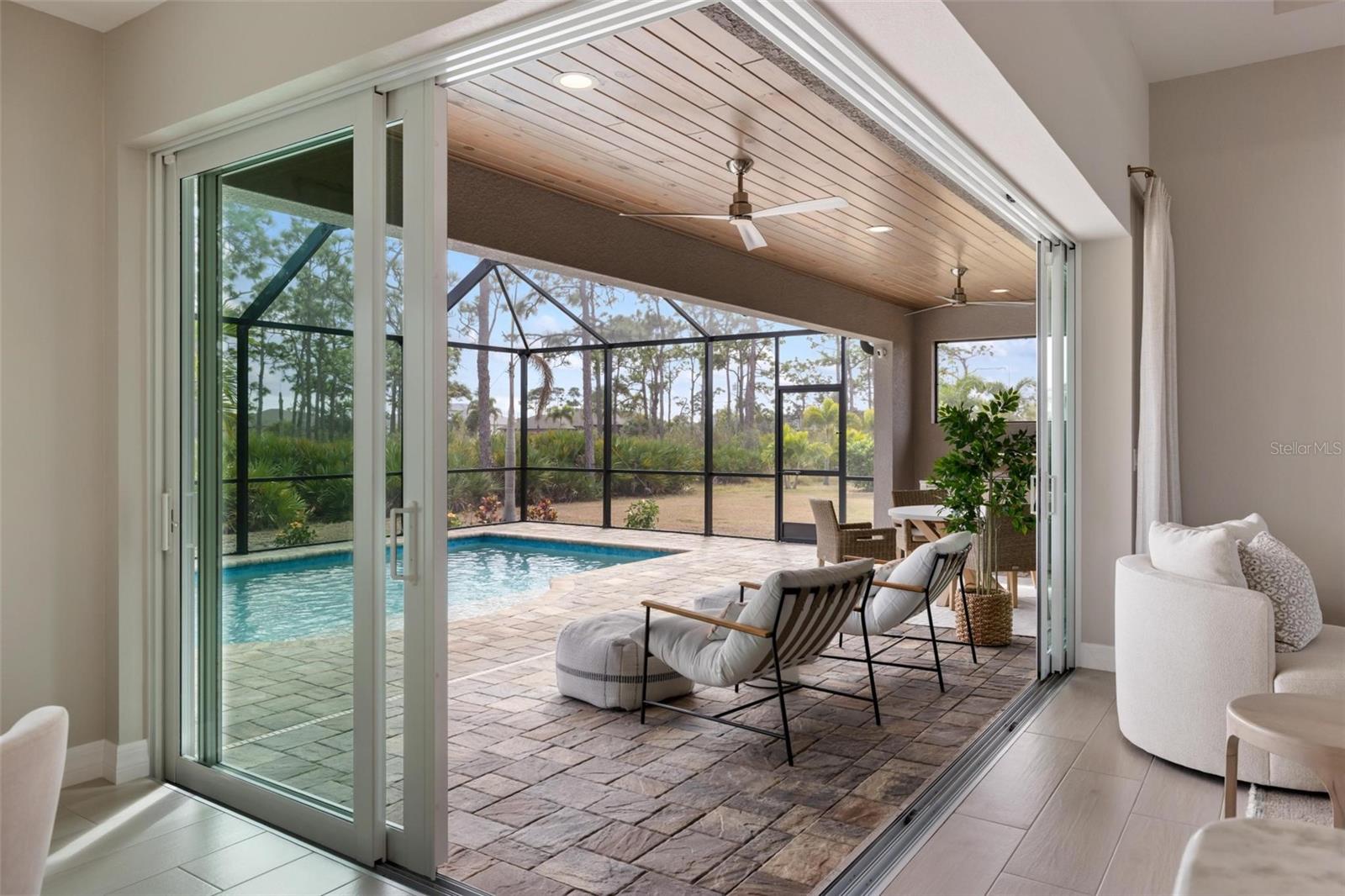 Image 16 of 50 For 270 Brig Circle W