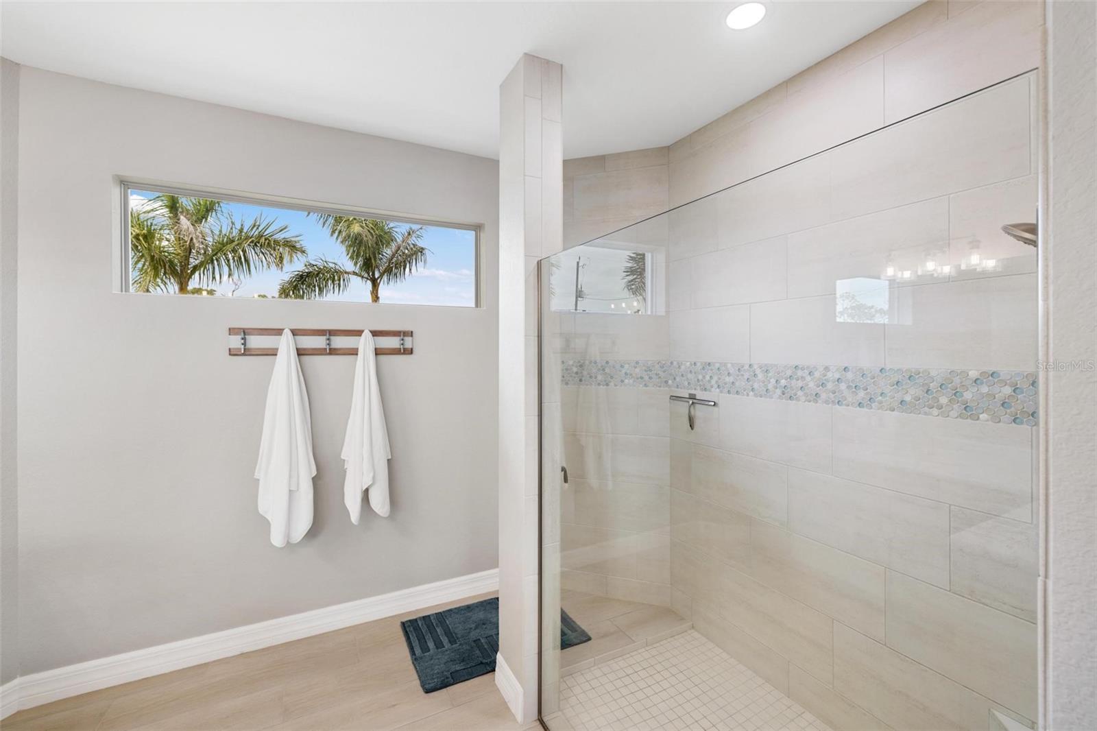 Image 29 of 50 For 270 Brig Circle W