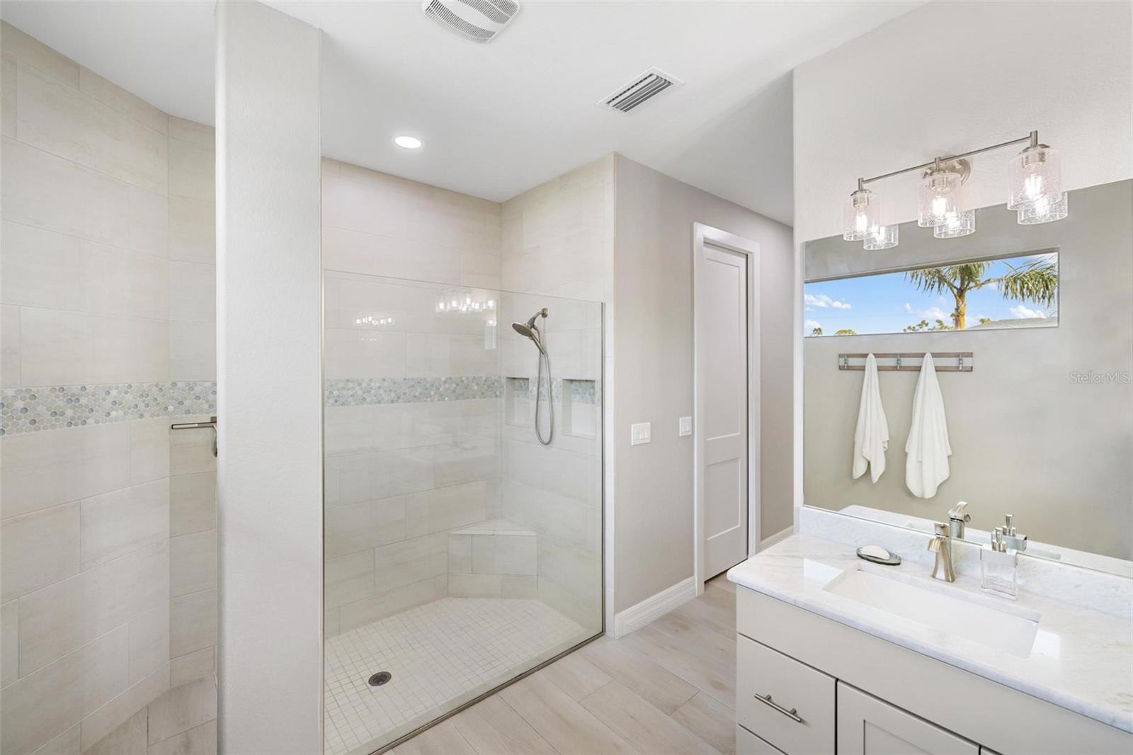 Image 30 of 50 For 270 Brig Circle W