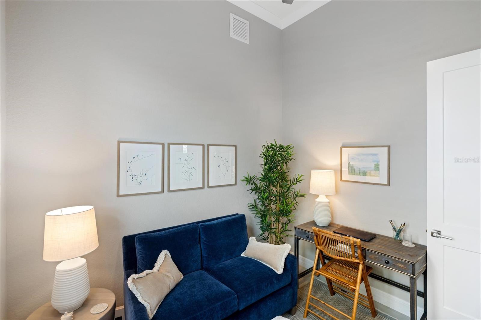 Image 39 of 50 For 270 Brig Circle W