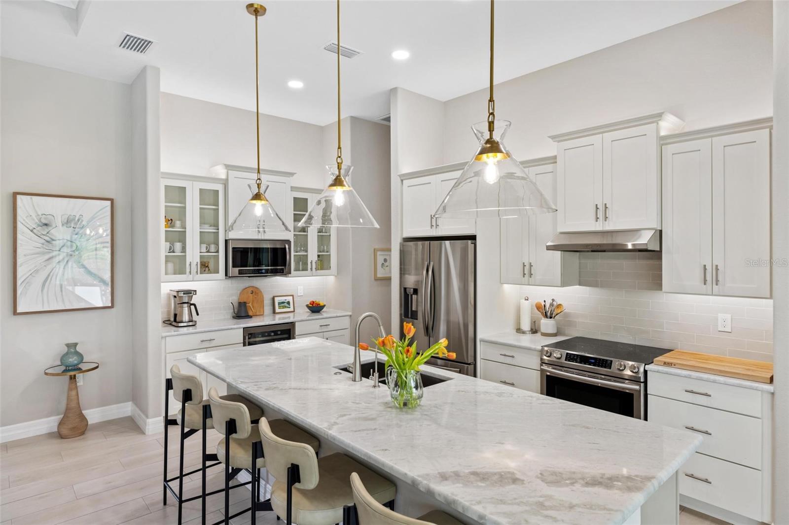 Image 7 of 50 For 270 Brig Circle W