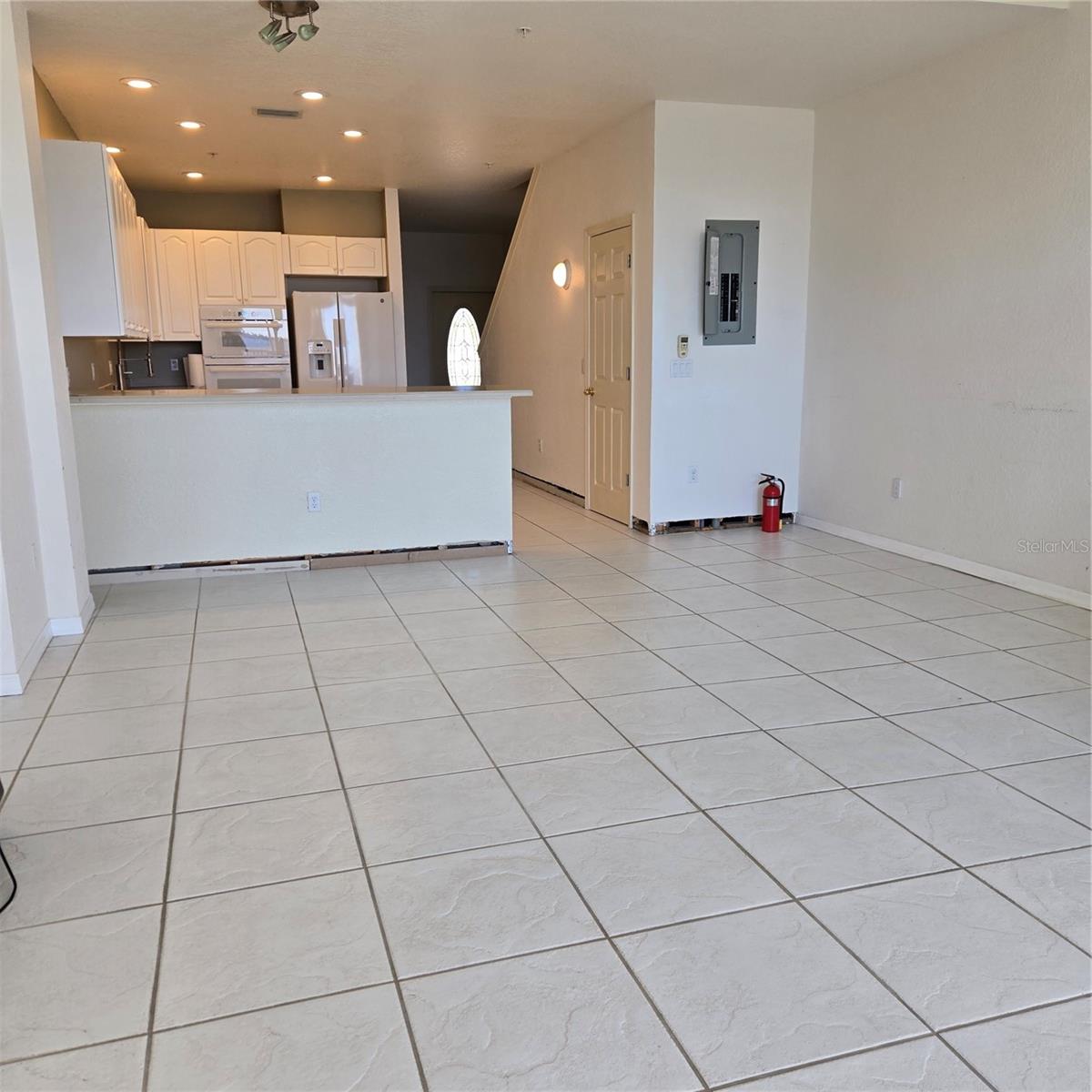 Image 15 of 46 For 4410 Warren Avenue 507