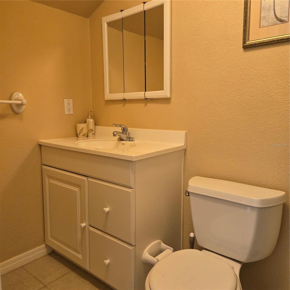 Image 29 of 46 For 4410 Warren Avenue 507