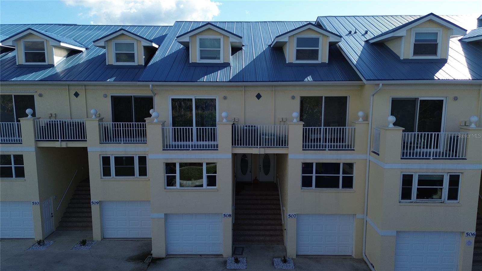 Image 3 of 46 For 4410 Warren Avenue 507