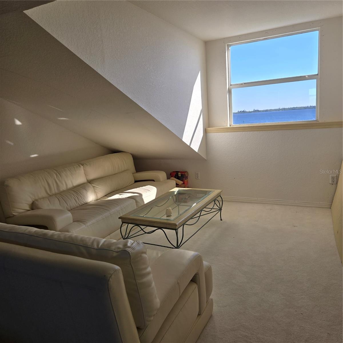 Image 30 of 46 For 4410 Warren Avenue 507