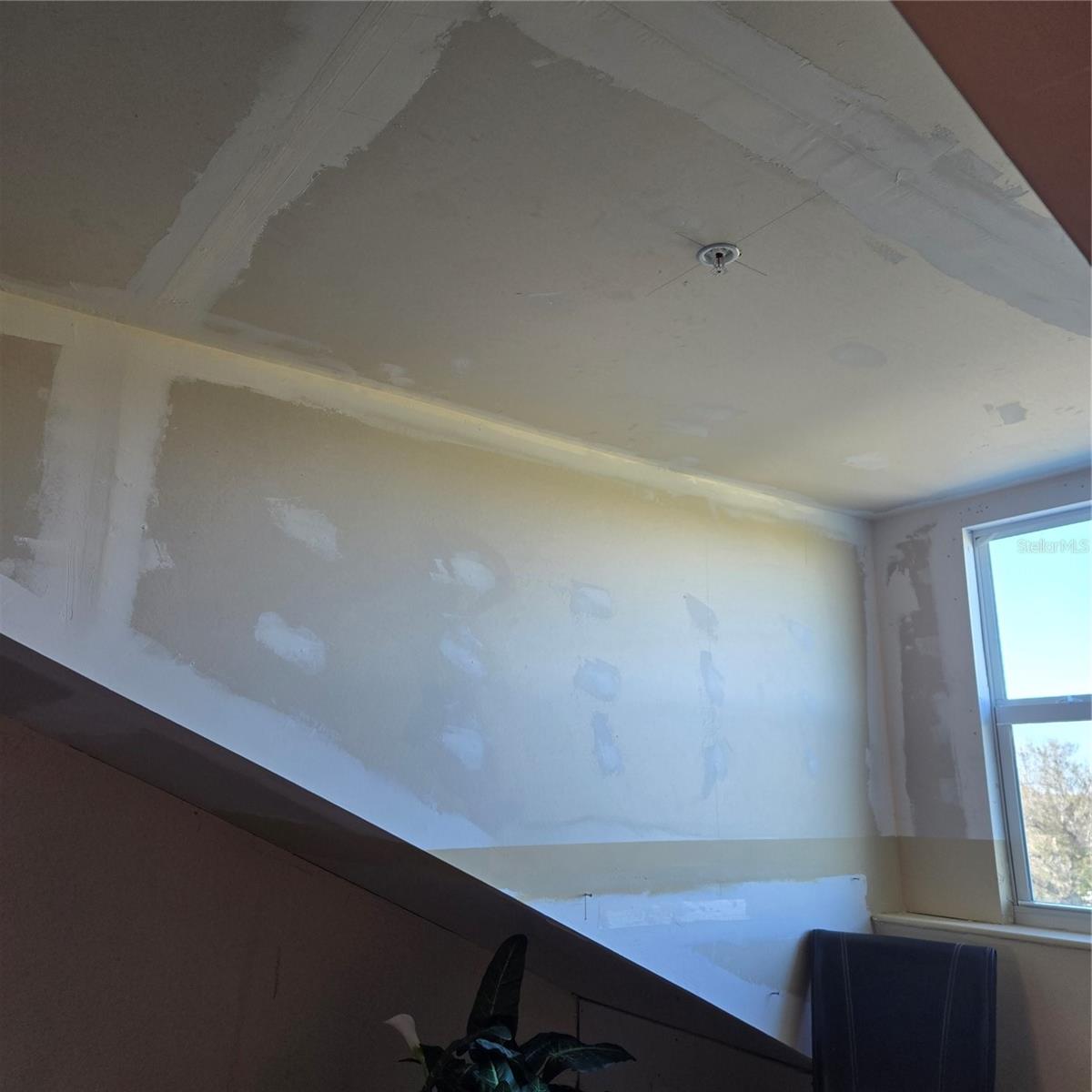 Image 35 of 46 For 4410 Warren Avenue 507