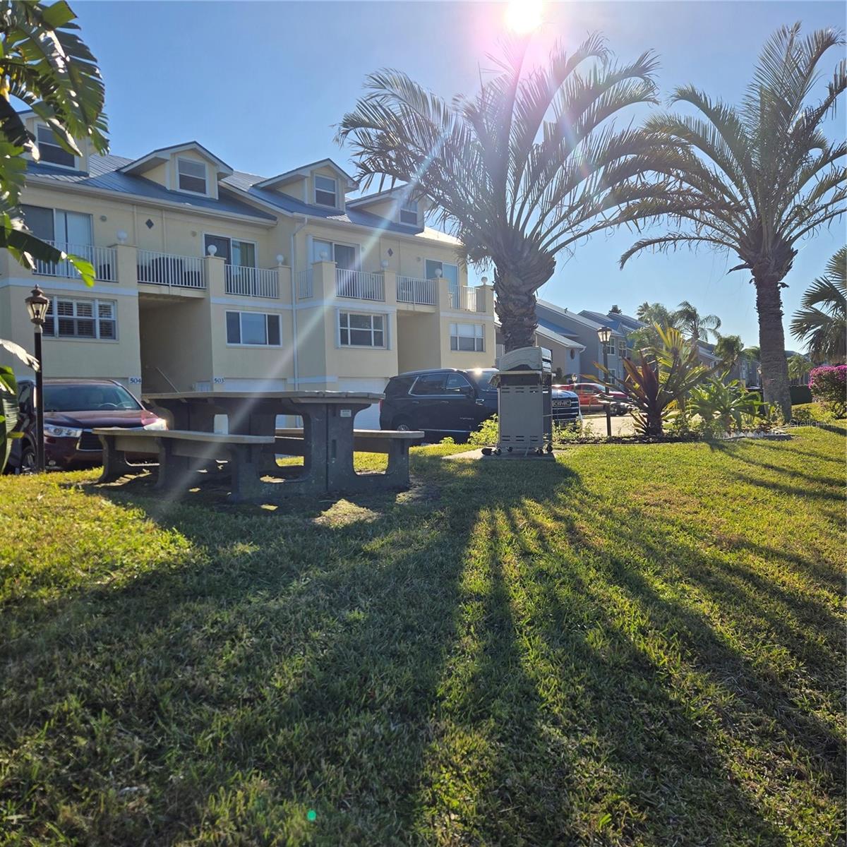 Image 40 of 46 For 4410 Warren Avenue 507