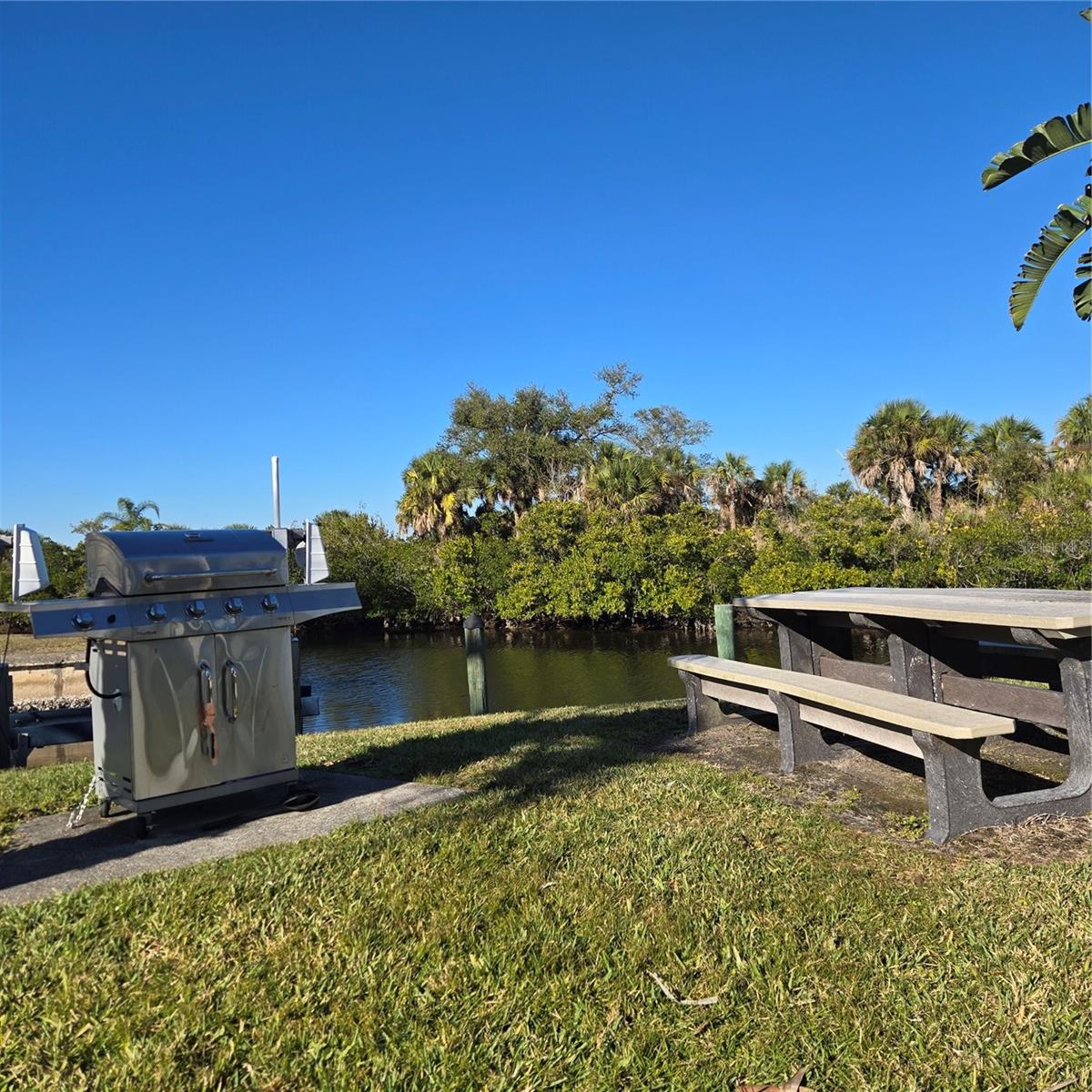 Image 43 of 46 For 4410 Warren Avenue 507