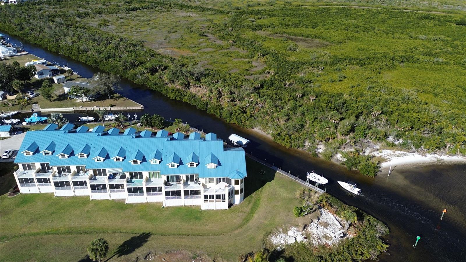 Image 9 of 46 For 4410 Warren Avenue 507