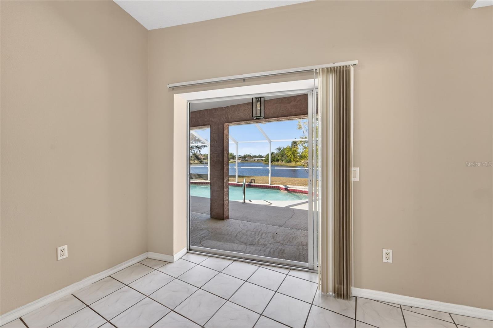 Image 11 of 52 For 4541 Blueridge Street