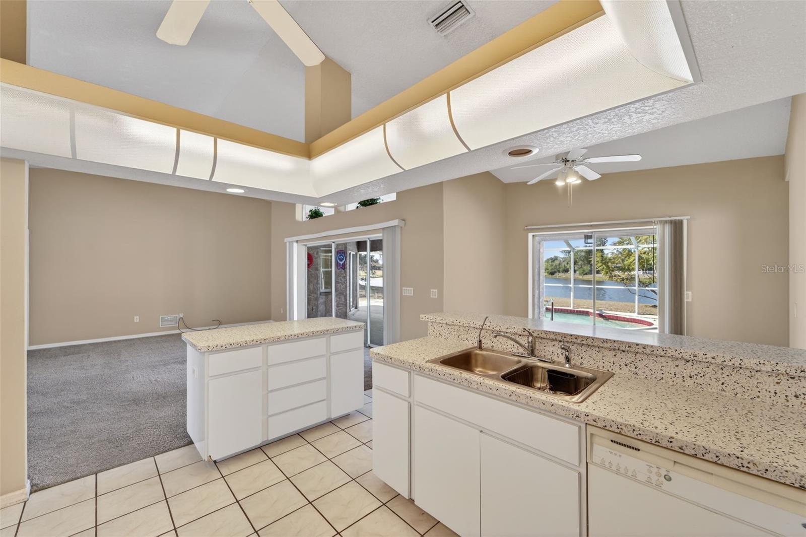 Image 12 of 52 For 4541 Blueridge Street