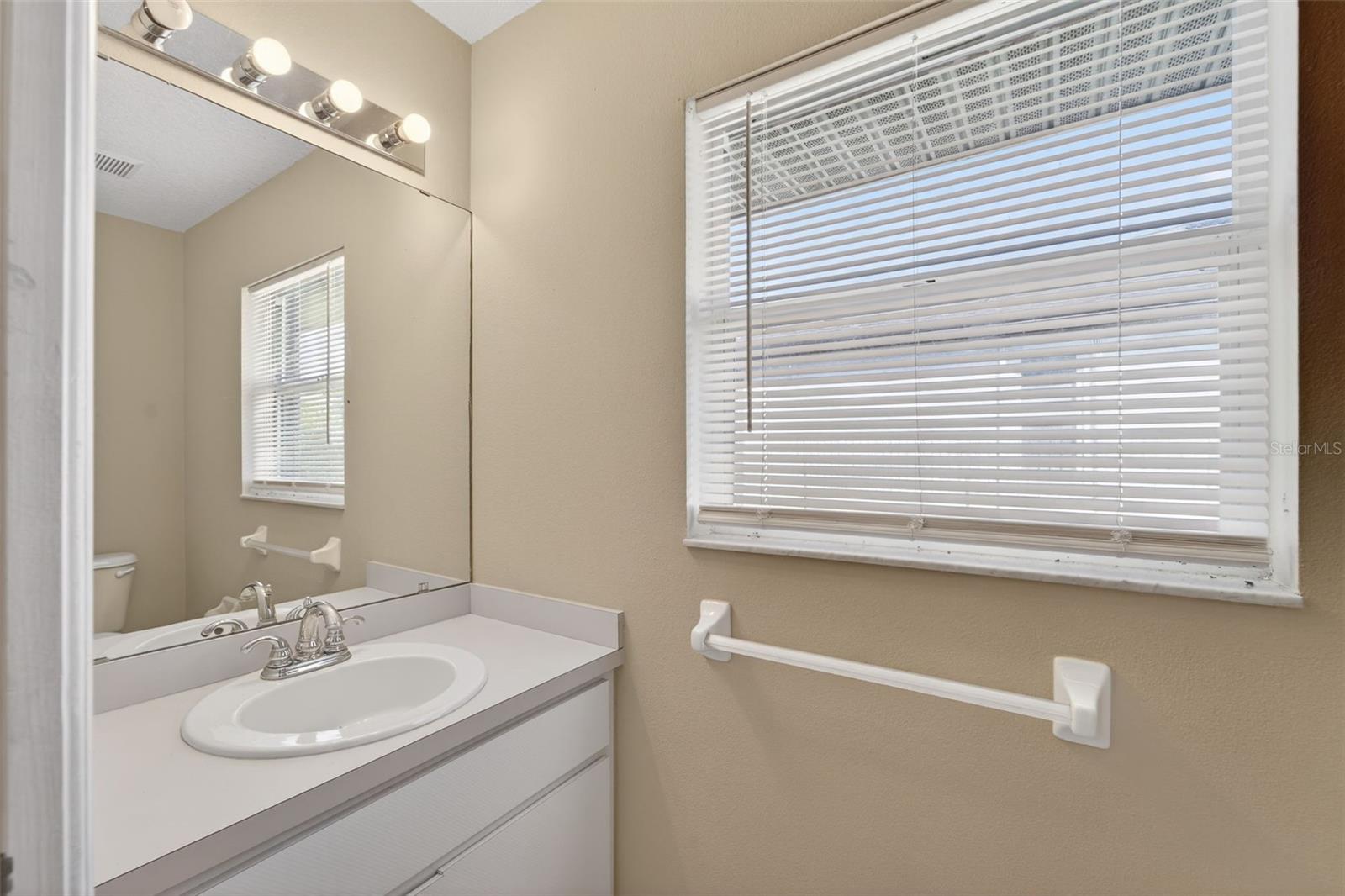 Image 16 of 52 For 4541 Blueridge Street