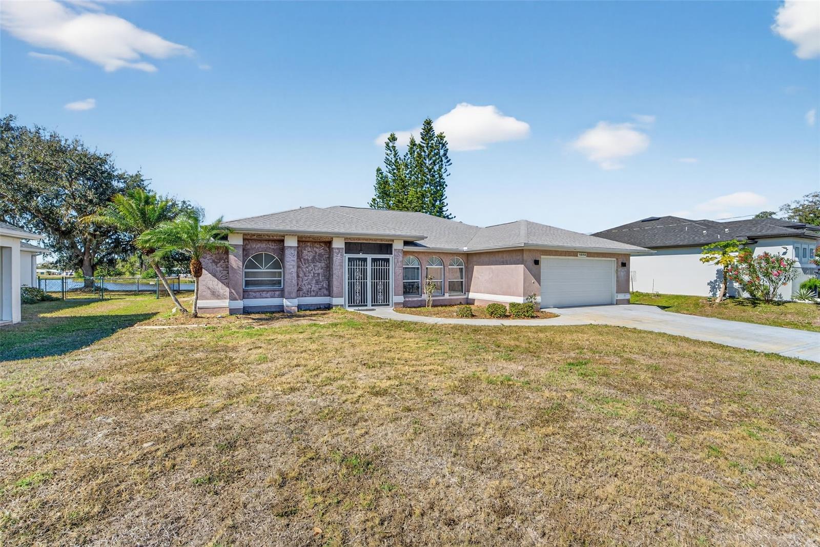 Image 2 of 52 For 4541 Blueridge Street