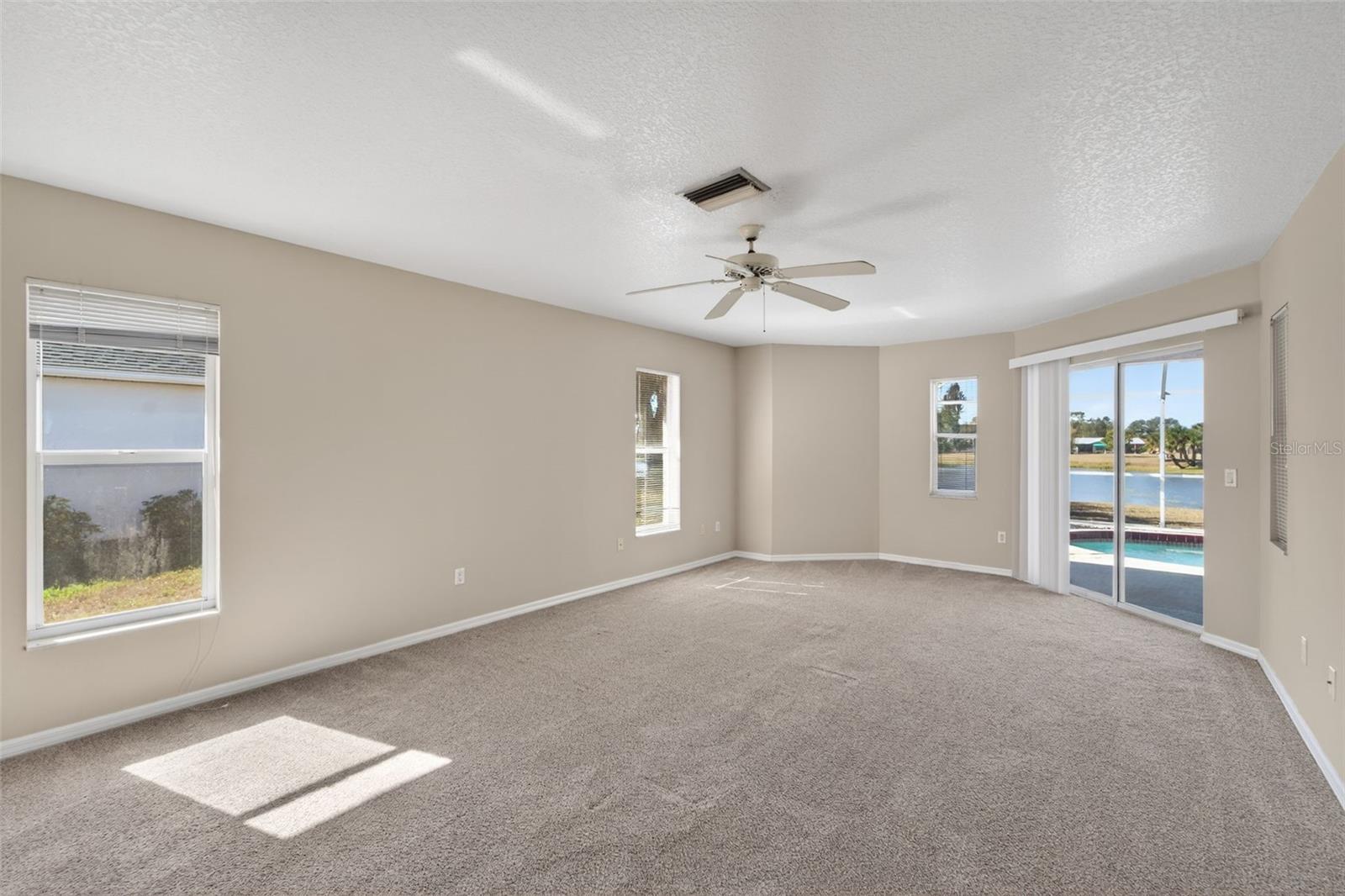 Image 28 of 52 For 4541 Blueridge Street