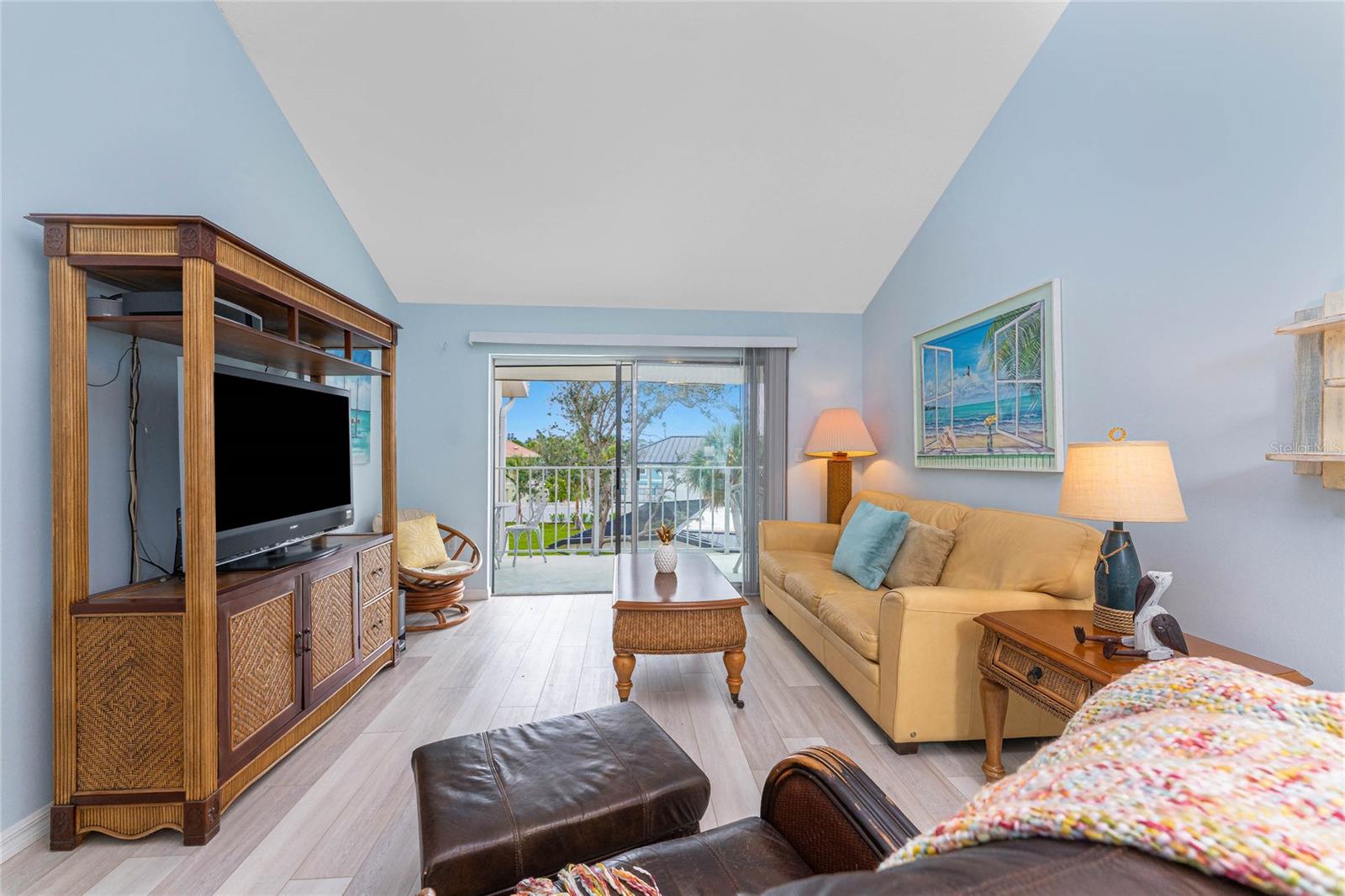 Image 13 of 64 For 5031 Beach Road 222