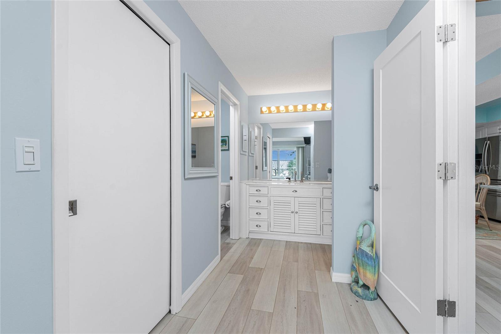 Image 20 of 64 For 5031 Beach Road 222