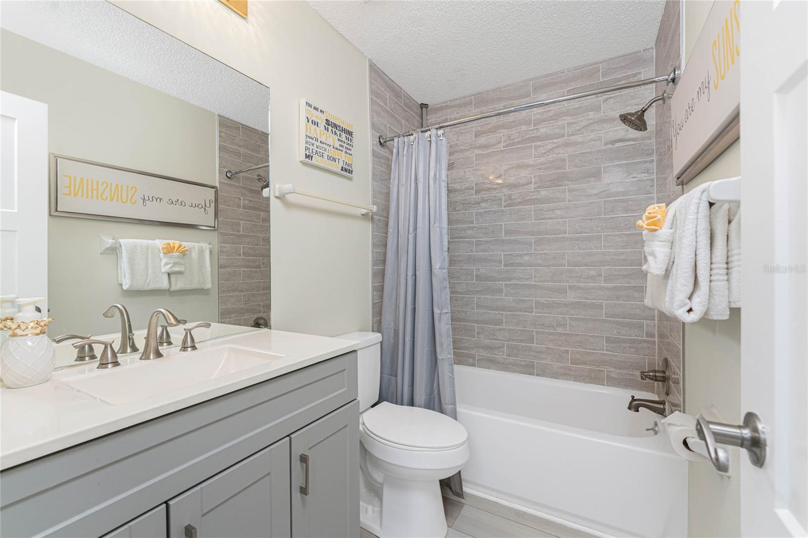 Image 27 of 64 For 5031 Beach Road 222