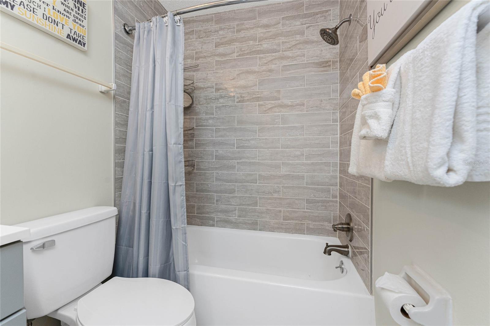 Image 28 of 64 For 5031 Beach Road 222