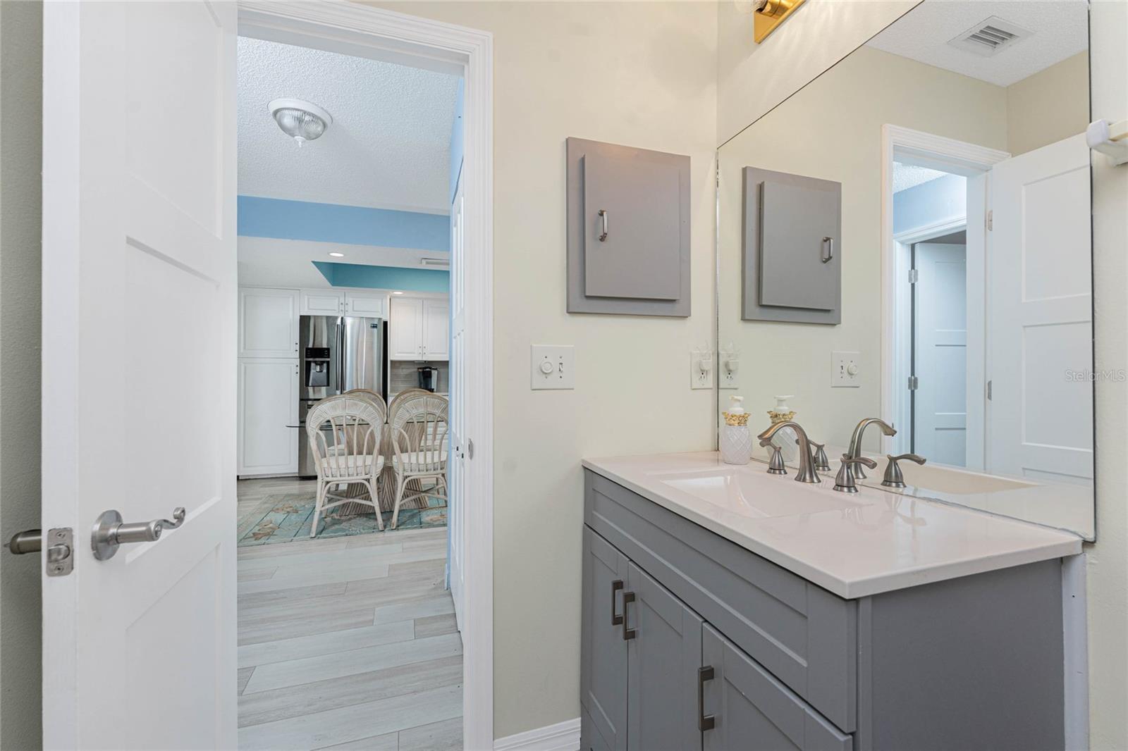 Image 29 of 64 For 5031 Beach Road 222